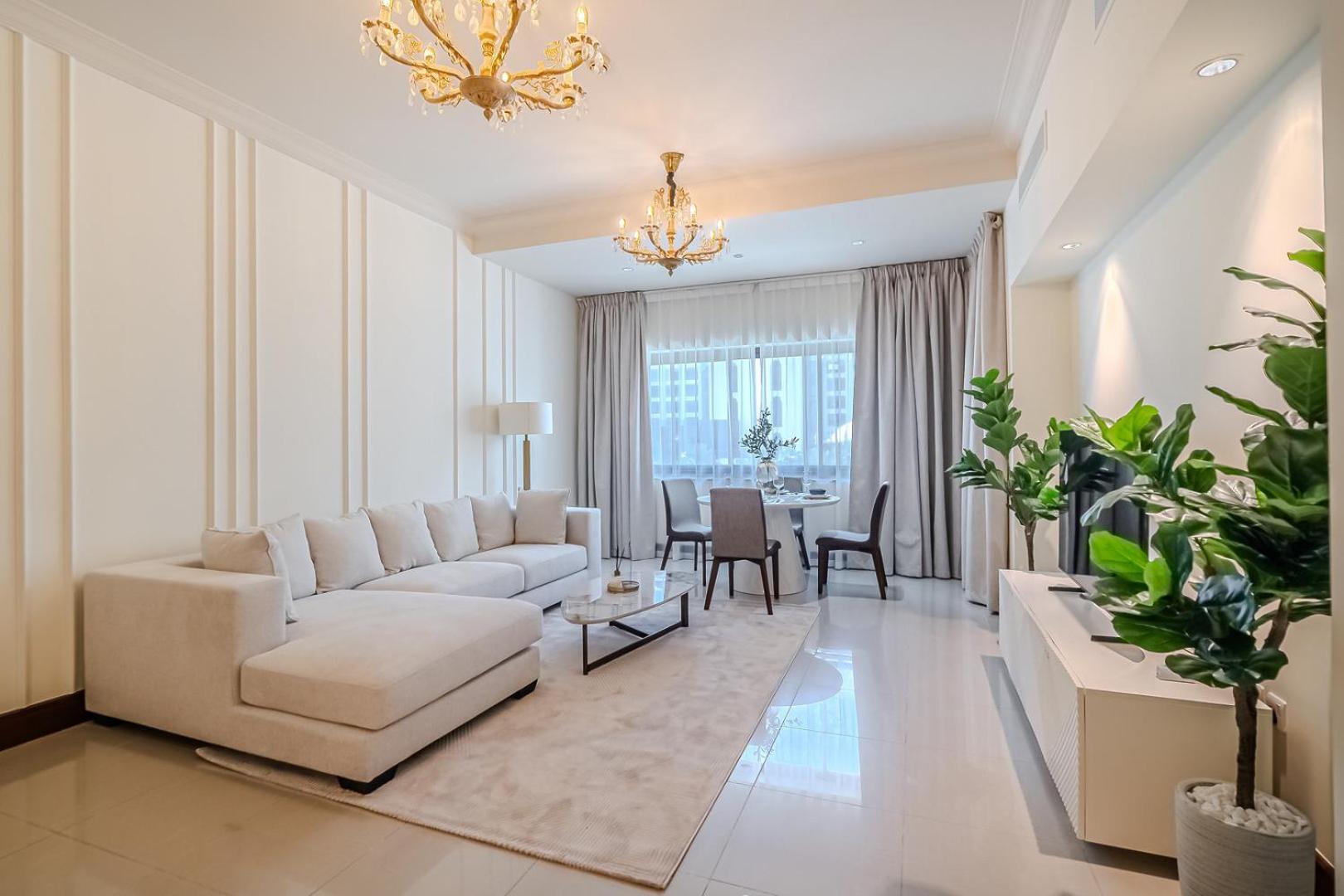 With Palm Jumeirah View I Golden Mile Apartment *