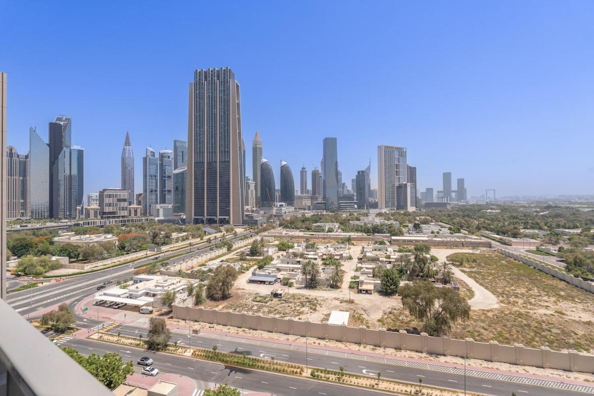 Apartment Elegant 2-bedroom With Comfy Living Area In Downtown Dubai