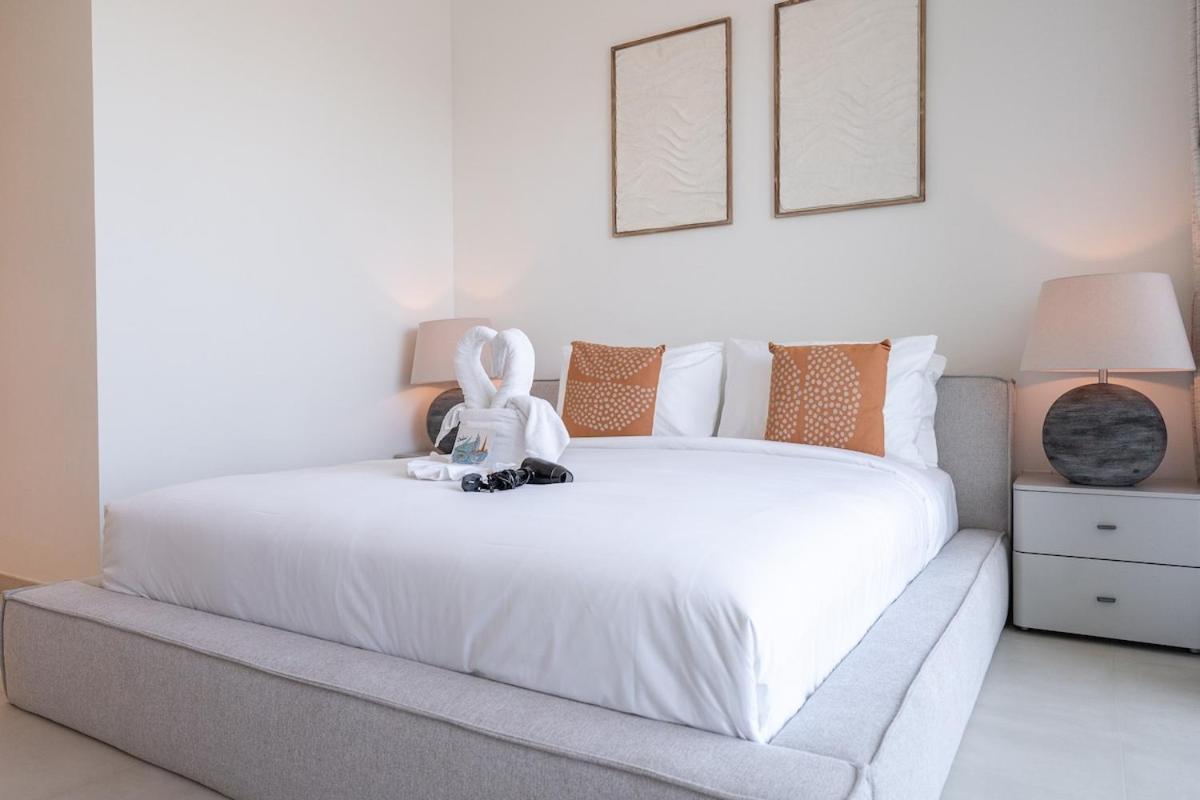 Apartment Elegant 2-bedroom With Comfy Living Area In Downtown