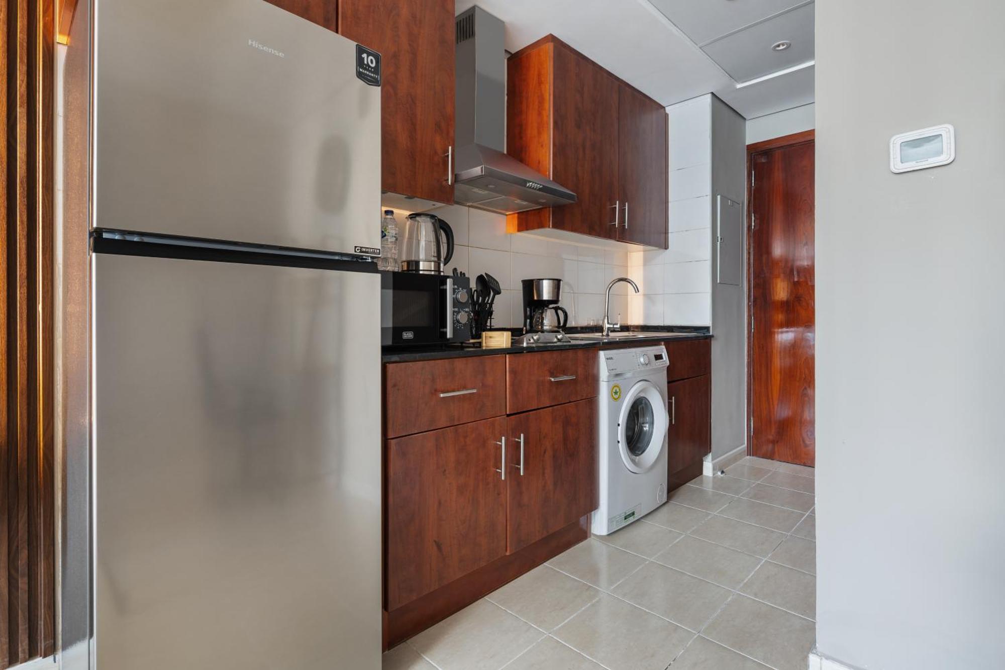 Apartment Upscale In Jlt Near Metro Dubai
