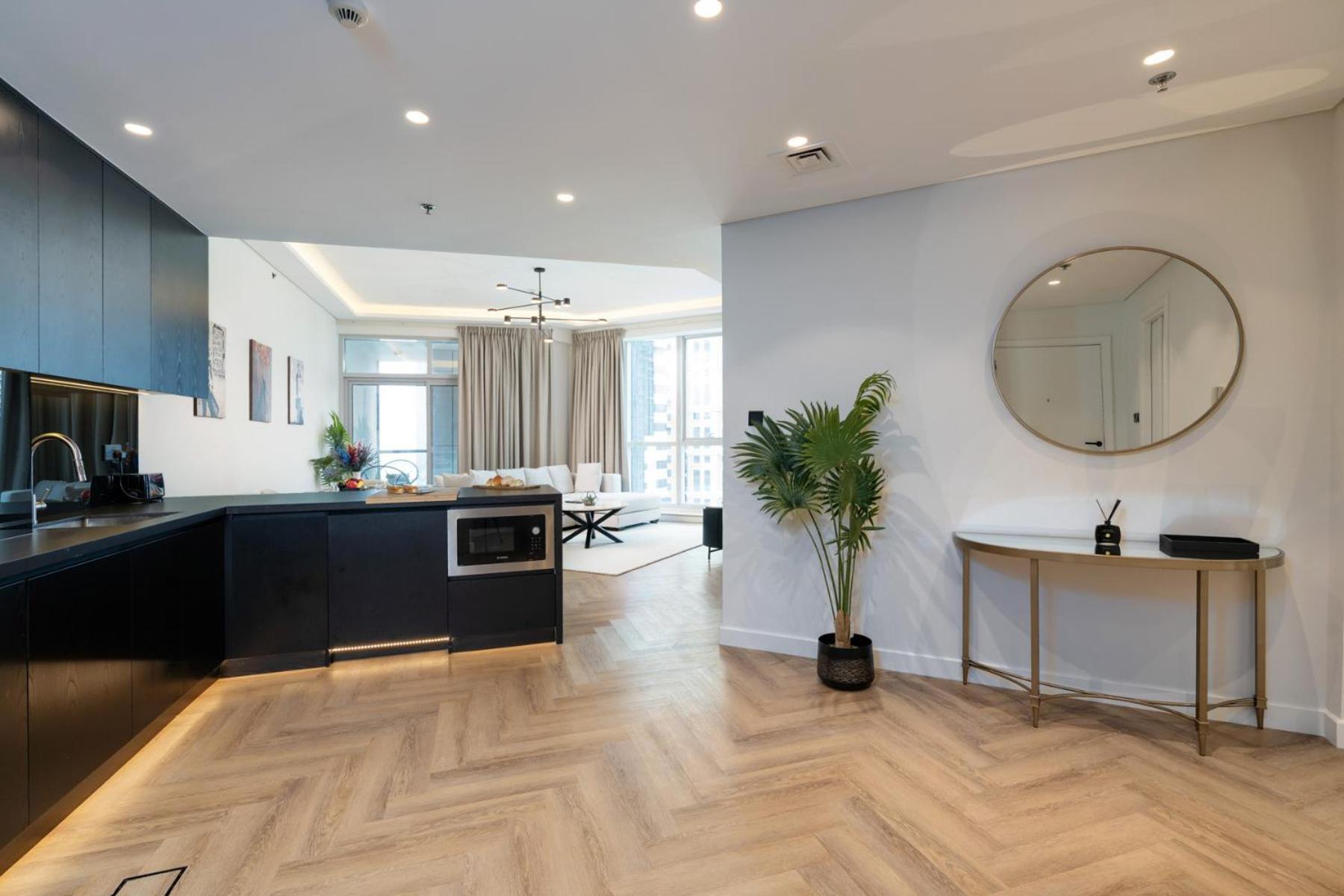 Spacious Upgraded-classy - High Floor Apartment
