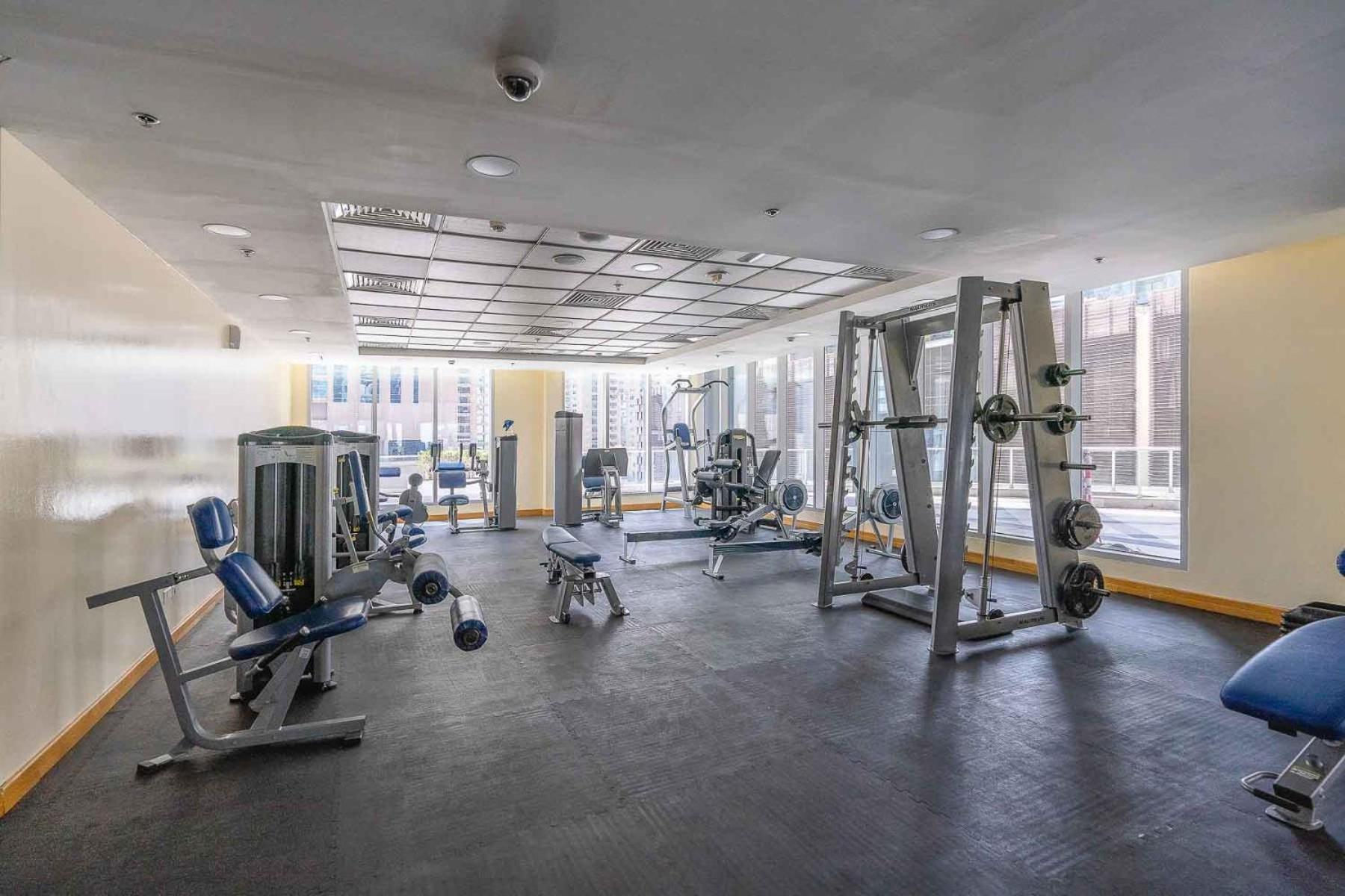 Spacious Upgraded-classy - High Floor *