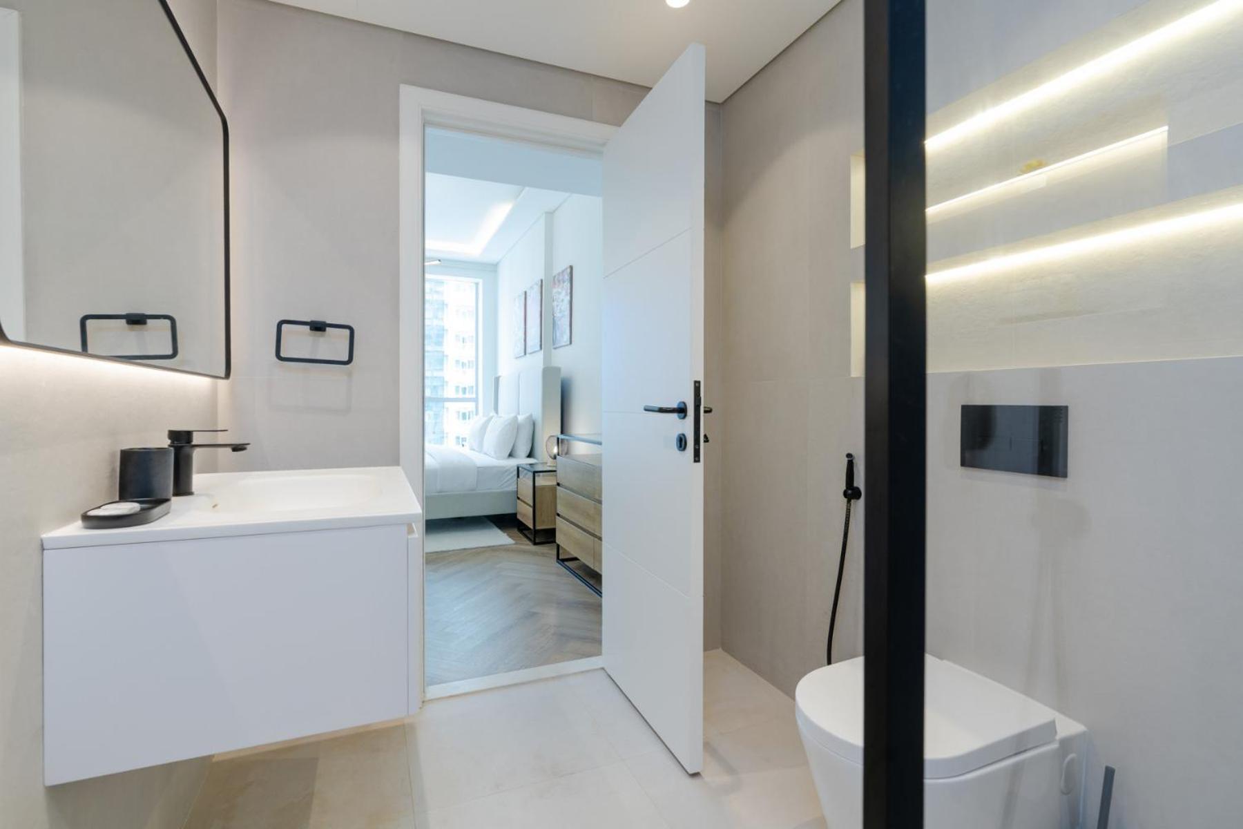 Spacious Upgraded-classy - High Floor Apartment Dubai