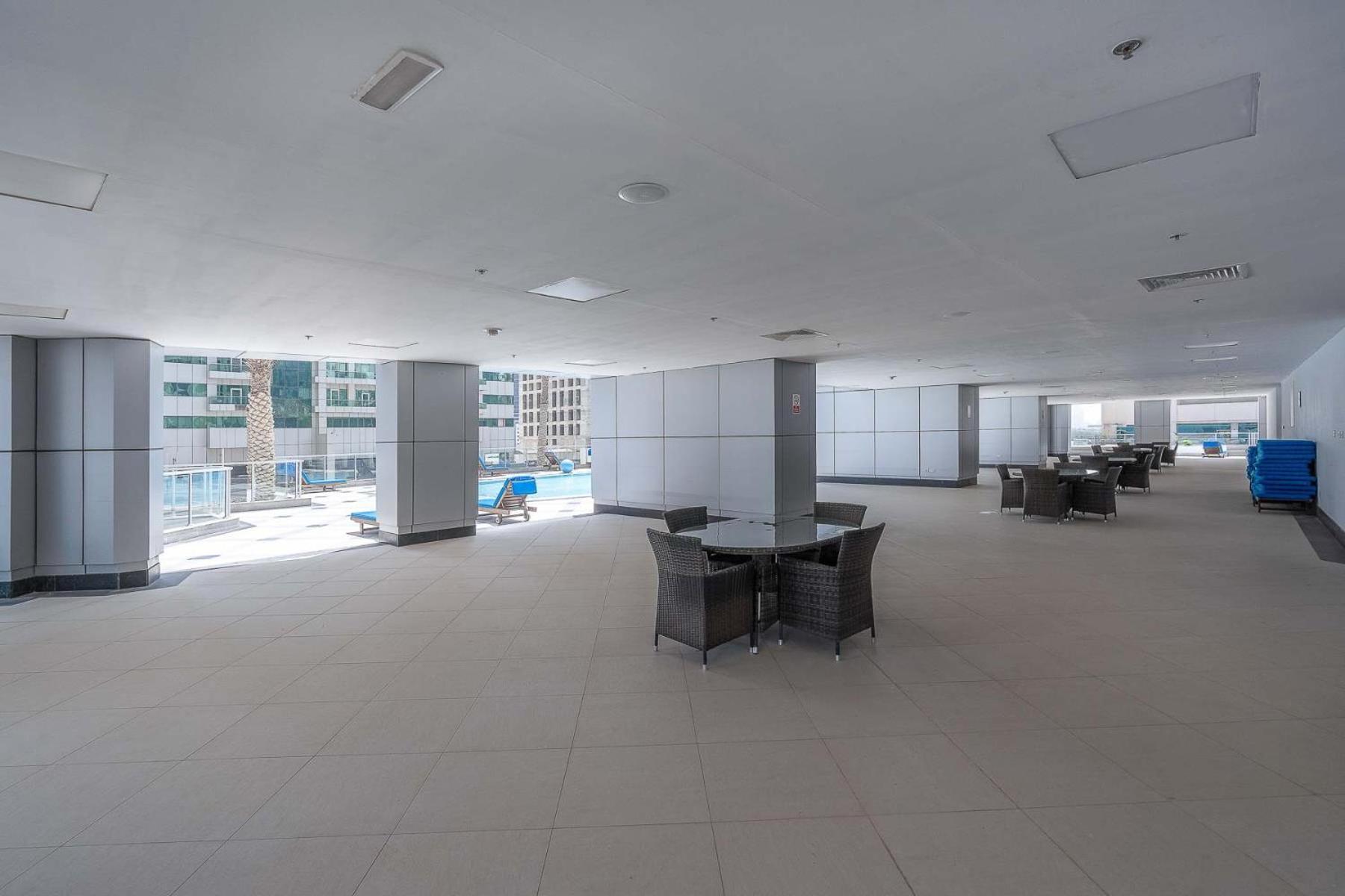 Spacious Upgraded-classy - High Floor *