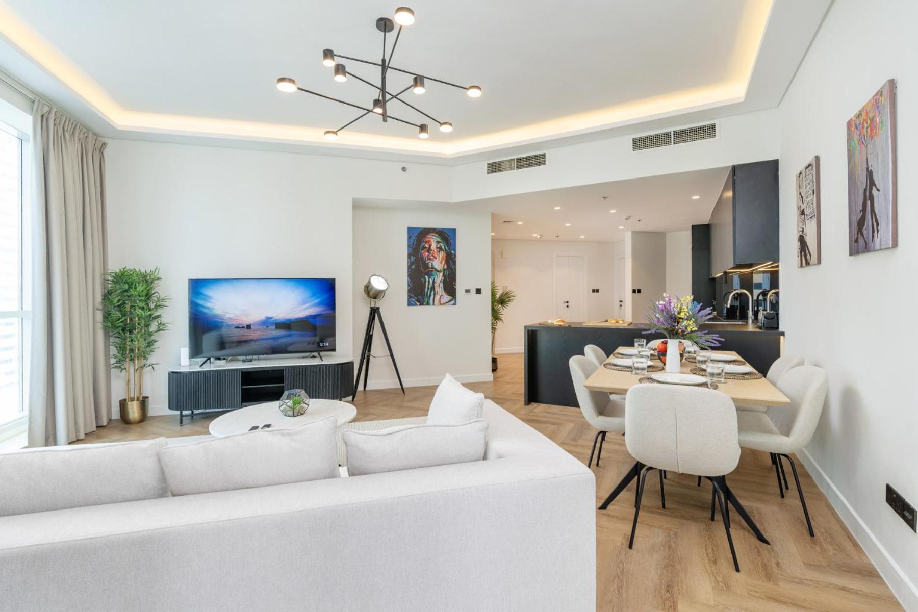Spacious Upgraded-classy - High Floor * Dubai