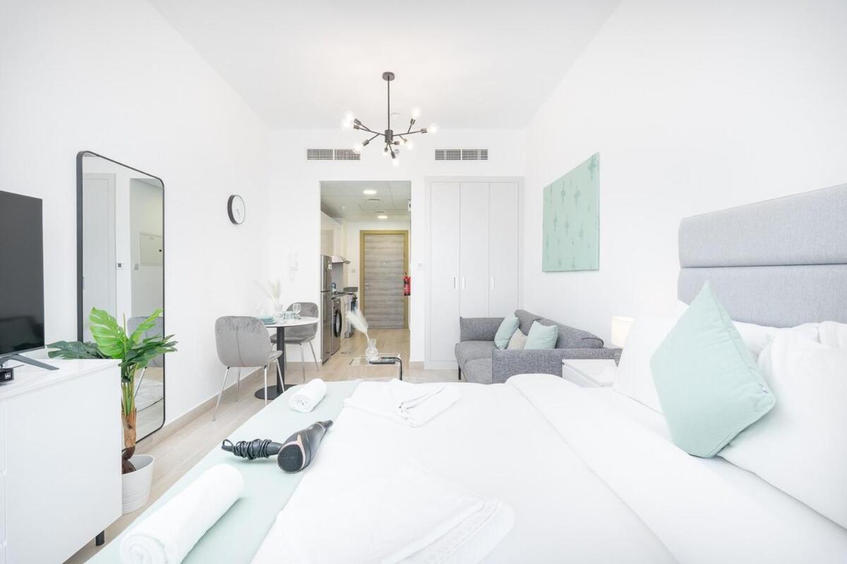 Calm And Comfy At Bloom Heights A In Jvc!