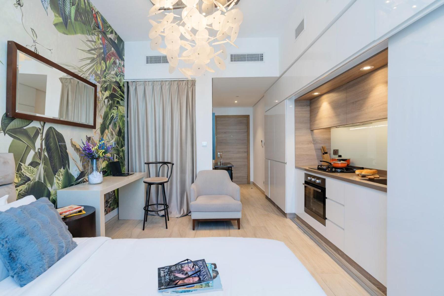 Beautiful Stylish With Marina Views Apartment *