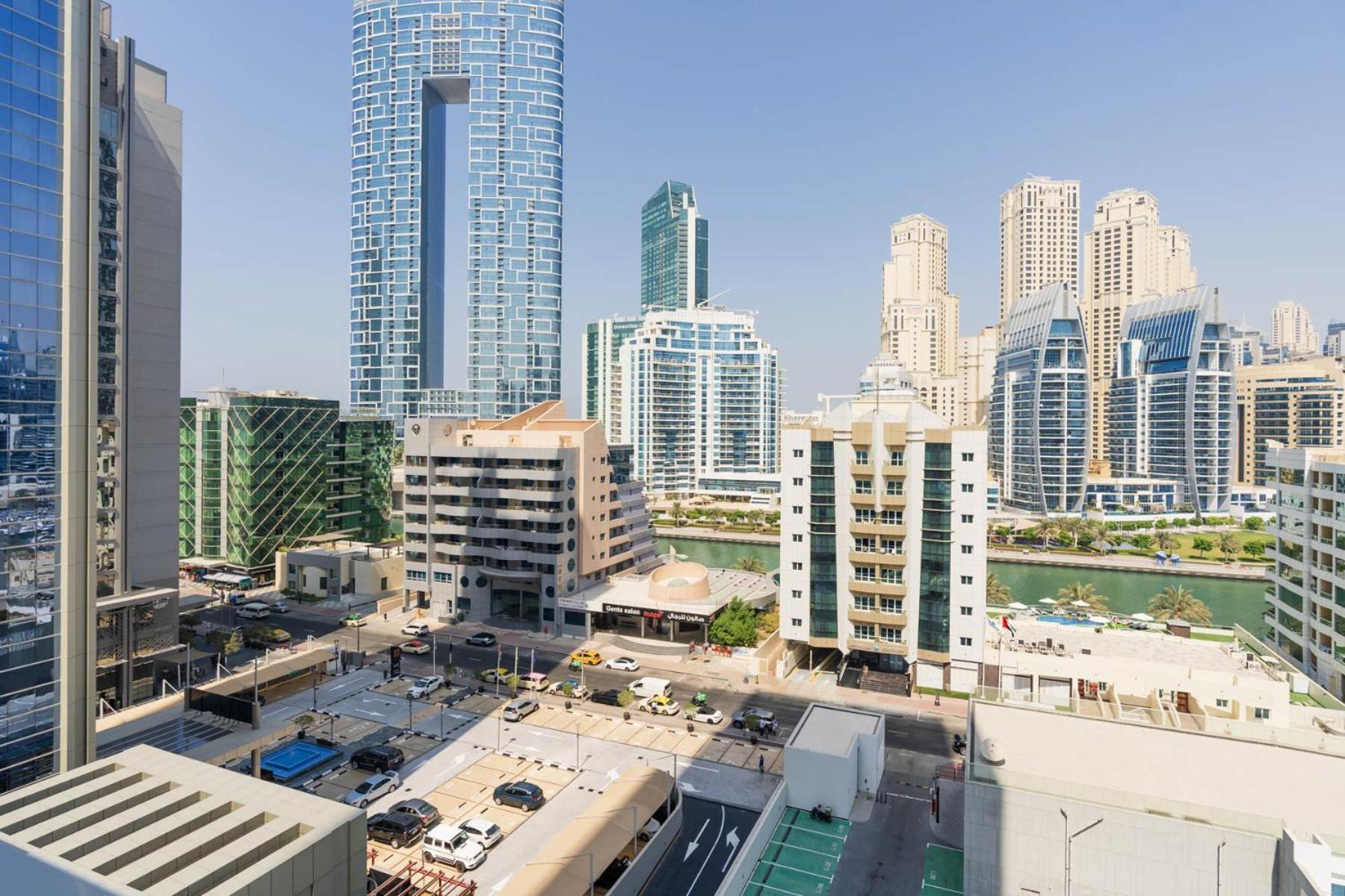 Beautiful Stylish With Marina Views Apartment