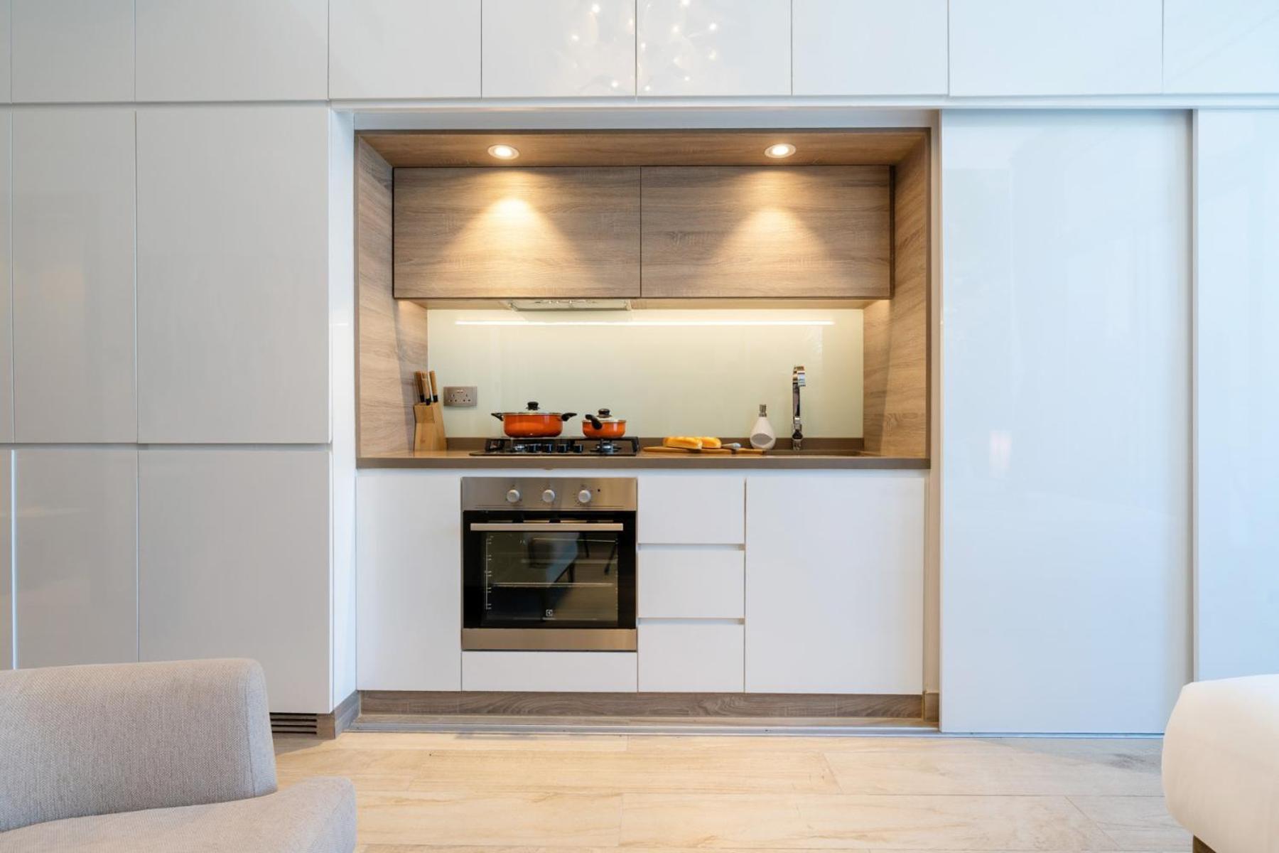 Beautiful Stylish With Marina Views Apartment *