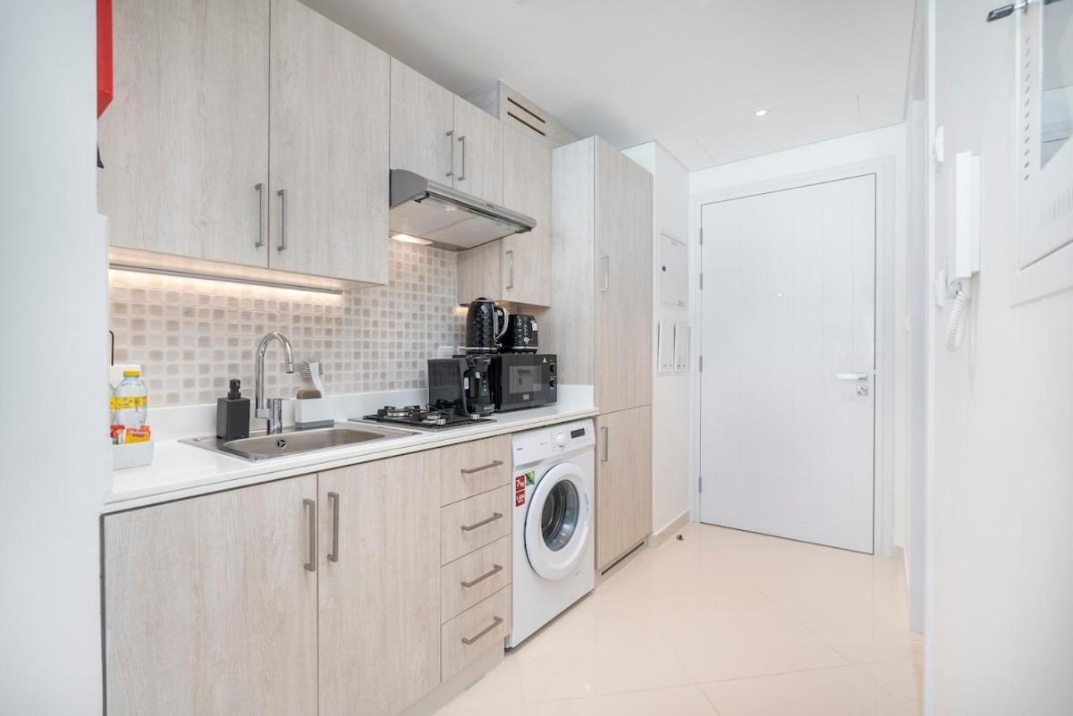 Cozy With Easy Access To The In Palm Jumeirah! *
