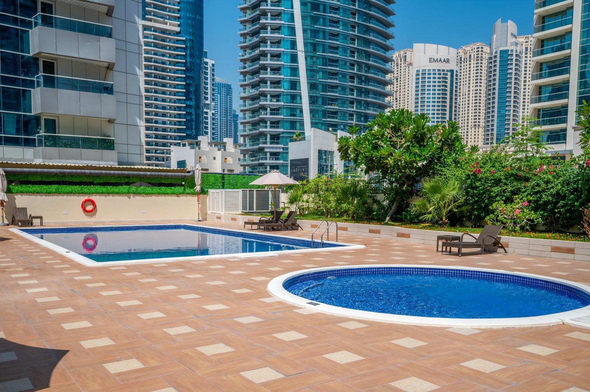 Apartment Luxurious 1-br In Active Marina