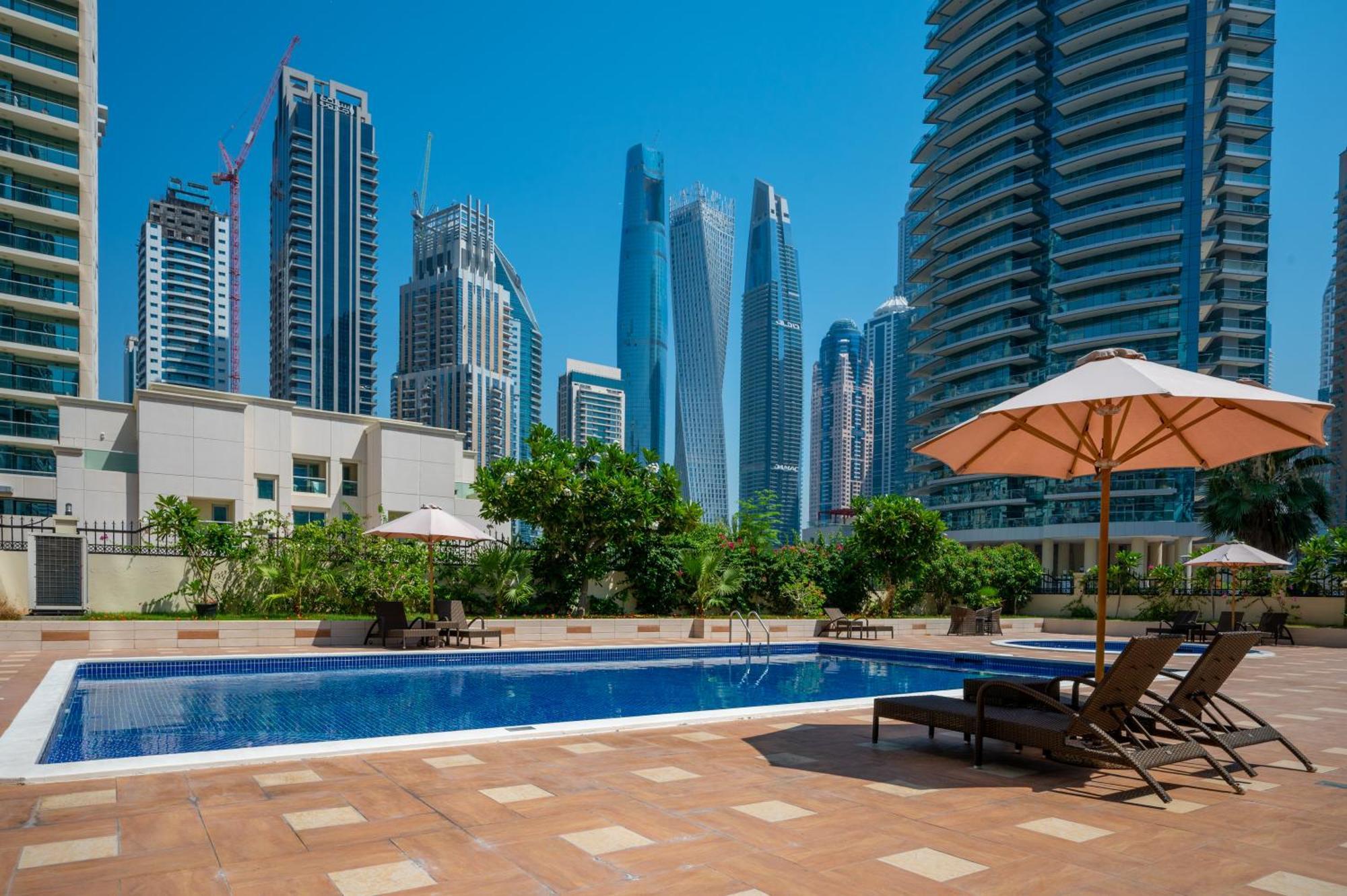 Apartment Luxurious 1-br In Active Marina *