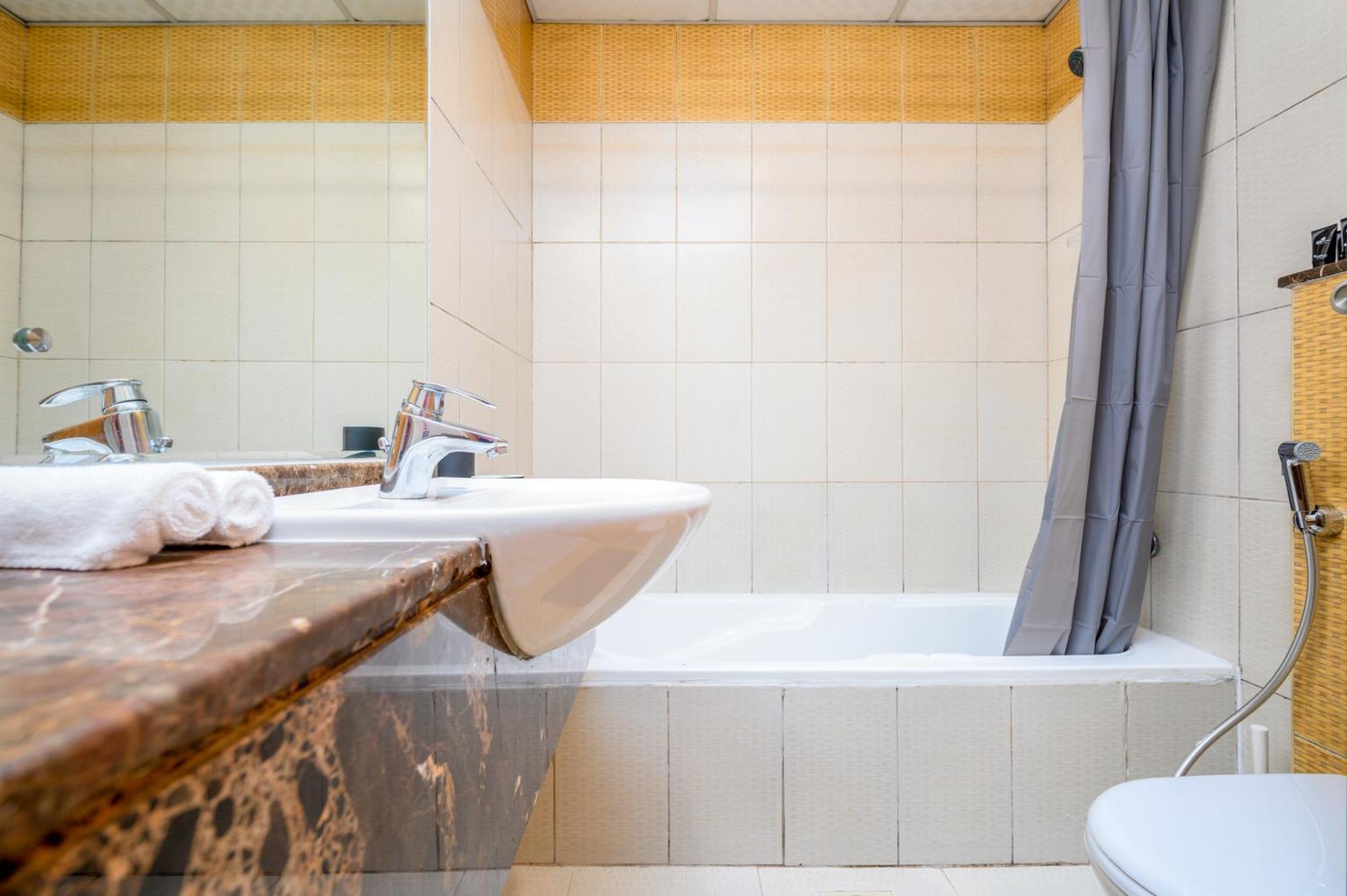 Luxurious 1-br In Active Marina * Dubai