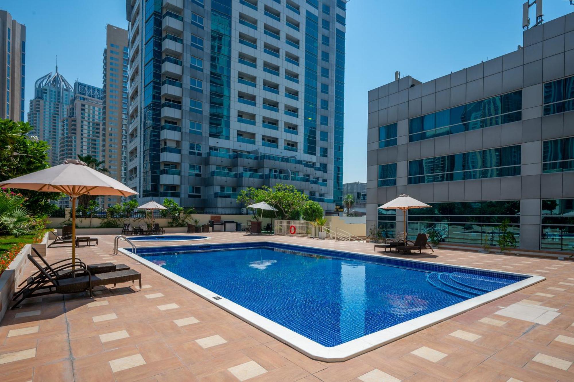 Luxurious 1-br In Active Marina