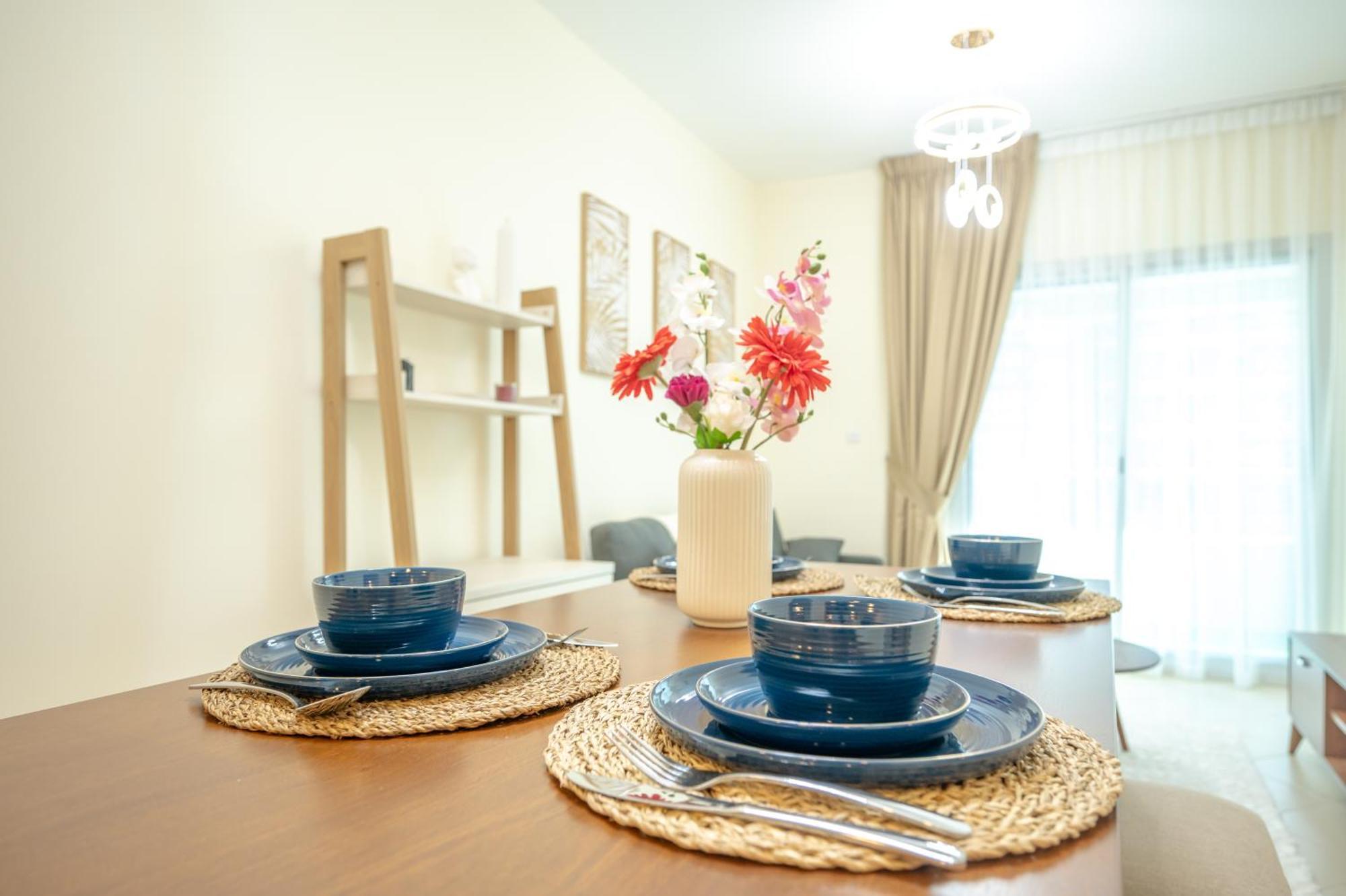 Luxurious 1-br In Active Marina