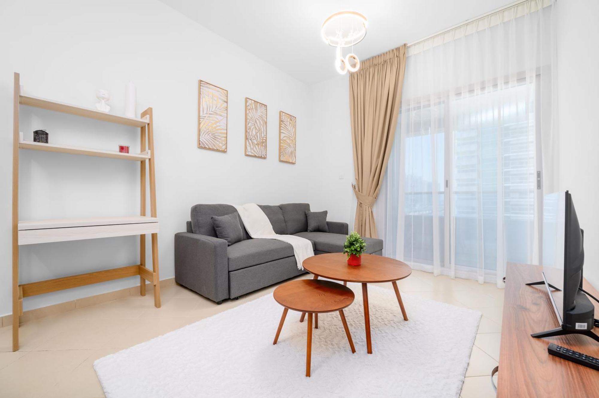 Luxurious 1-br In Active Marina Apartment Dubai