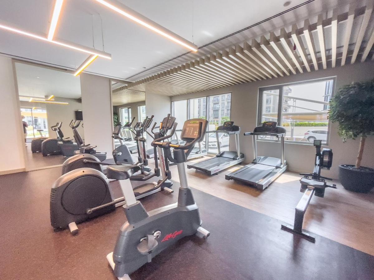 Chic 1br Flat Stunning Views In Hills Dubai