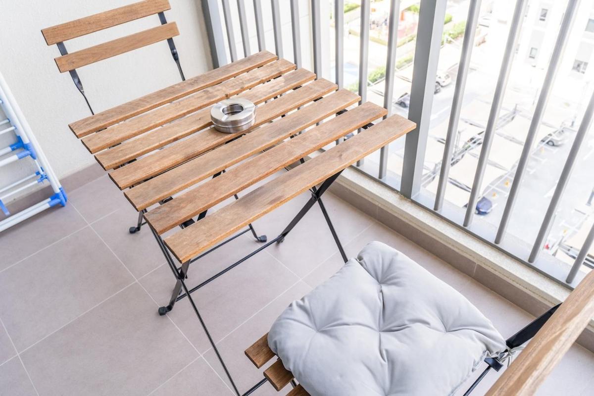 Chic 1br Flat Stunning Views In Hills Apartment Dubai