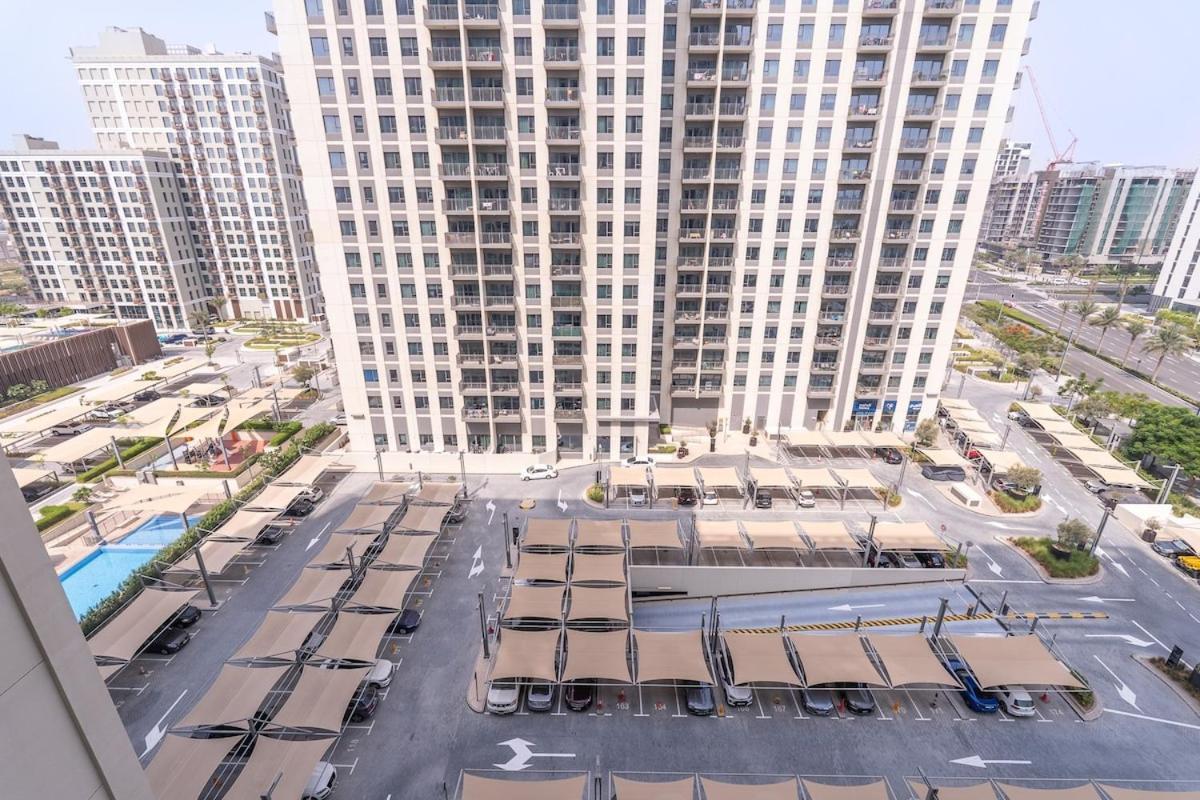Chic 1br Flat Stunning Views In Hills Apartment Dubai
