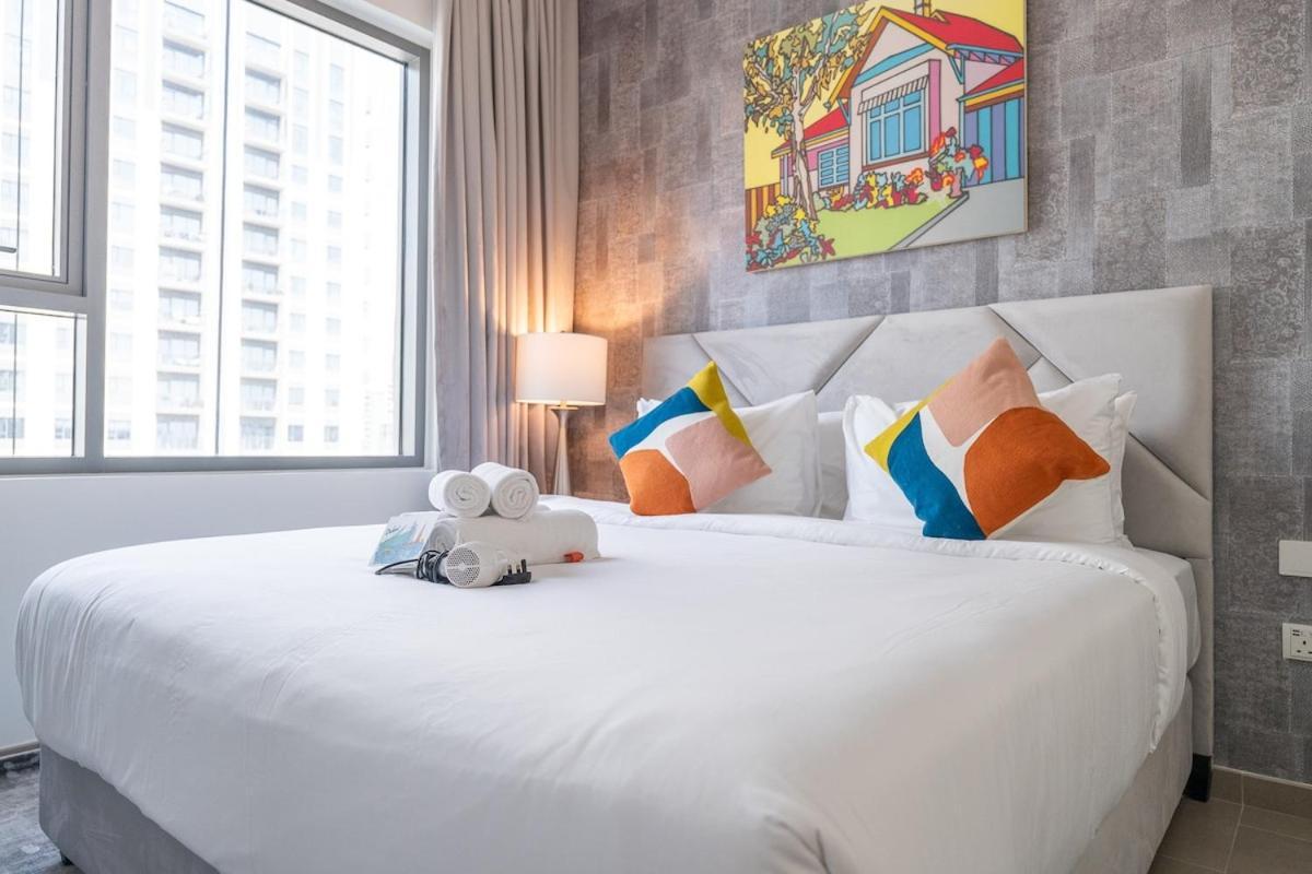 Chic 1br Flat Stunning Views In Hills *
