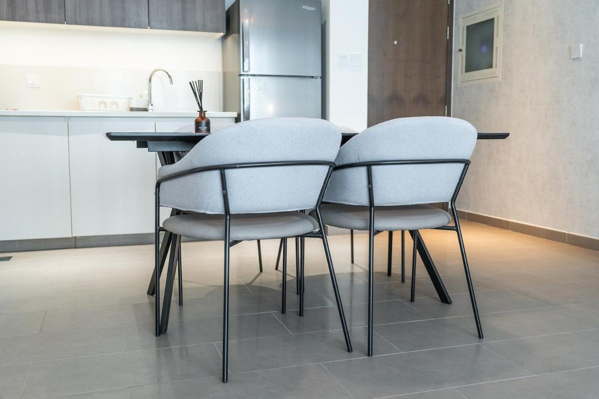 Chic 1br Flat Stunning Views In Hills * Dubai