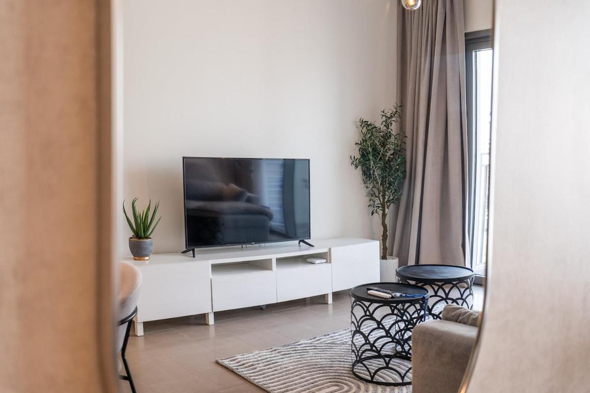 Apartment Chic 1br Flat Stunning Views In Hills Dubai