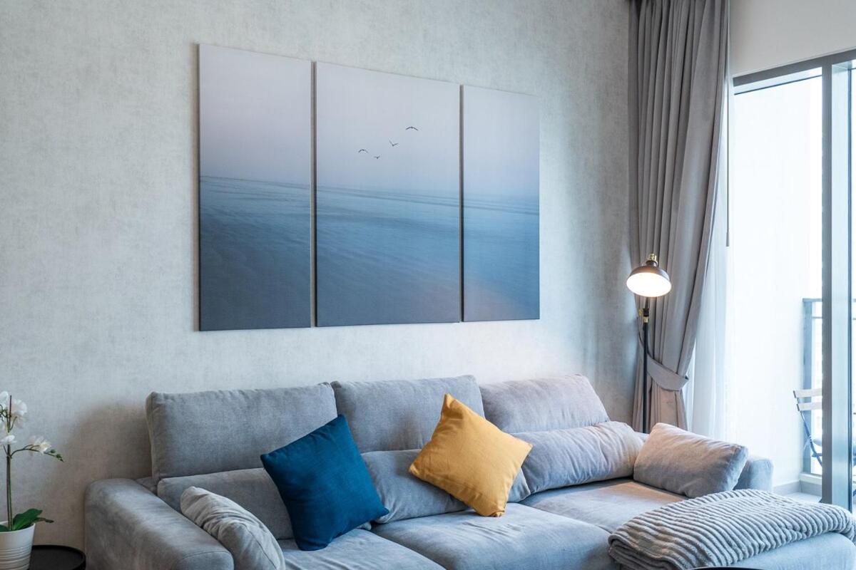 Chic 1br Flat Stunning Views In Hills