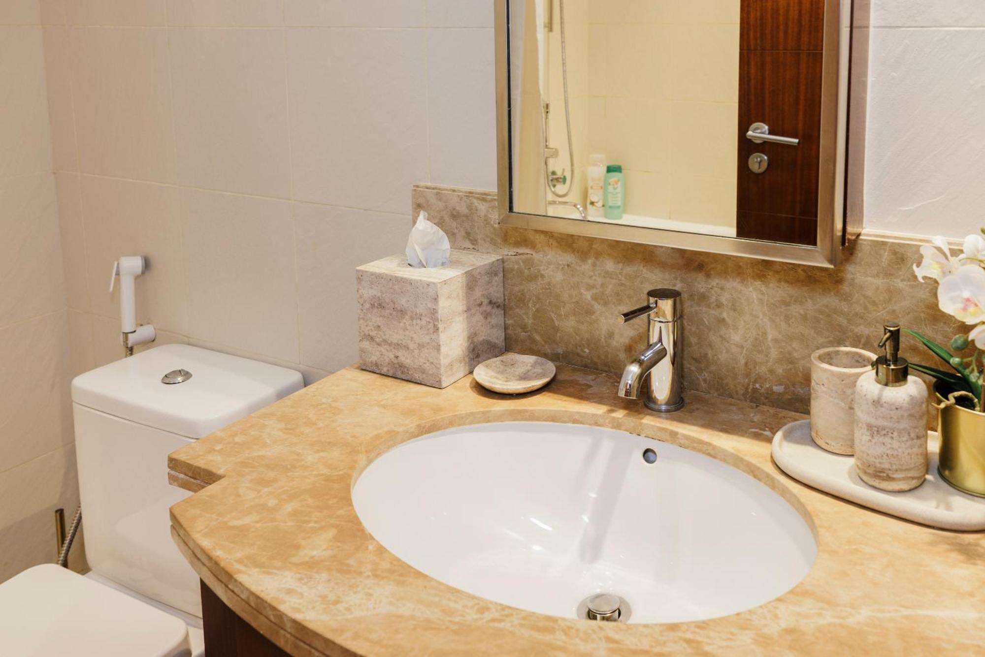Sophisticated In The Heart Of Dubai, Walk From Burj Dubai