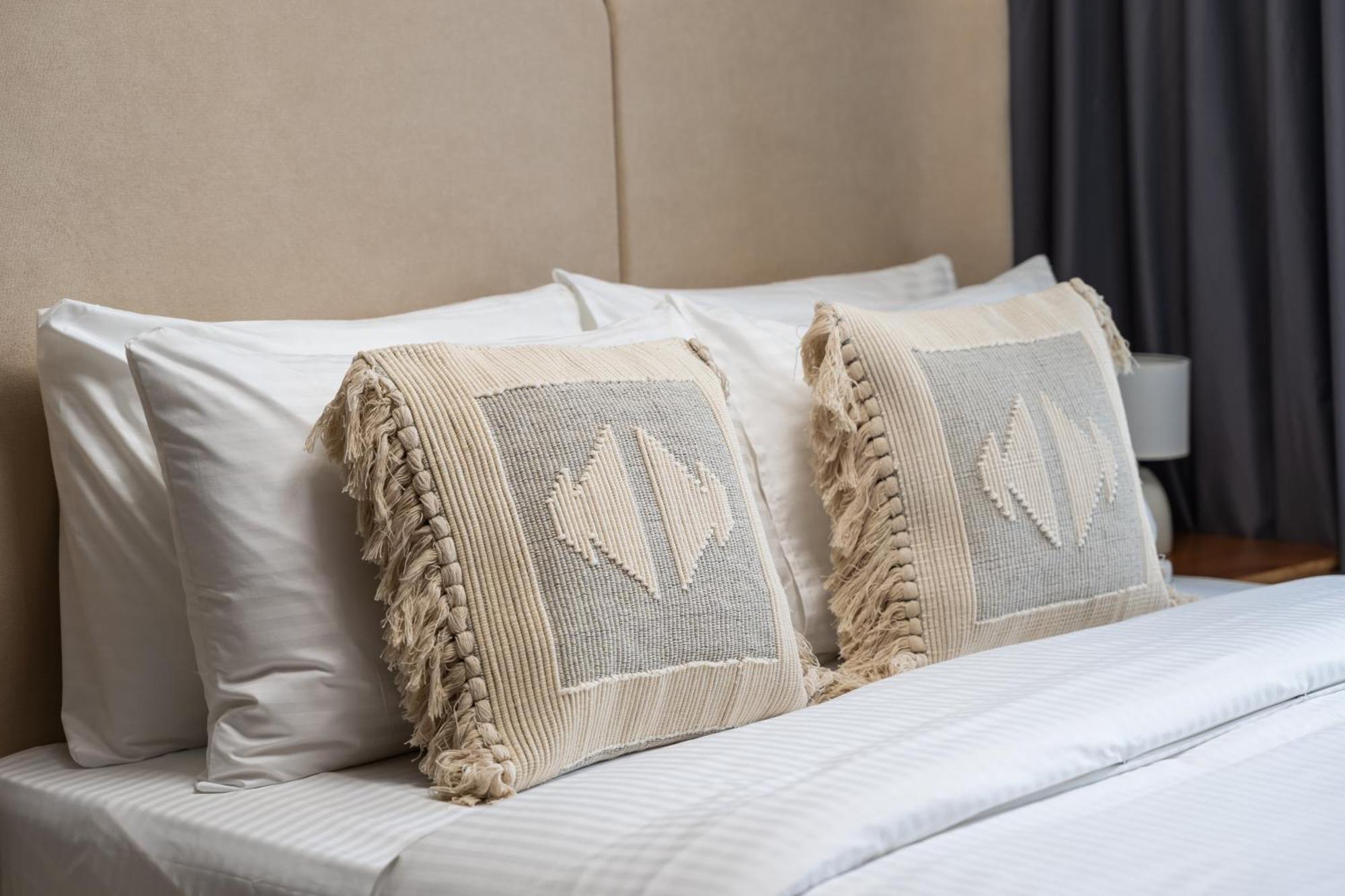 Upscale In Jlt Near Metro * Dubai