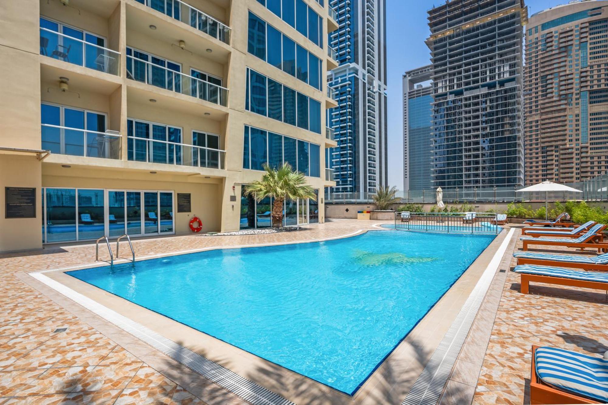 Upscale In Jlt Near Metro Apartment *