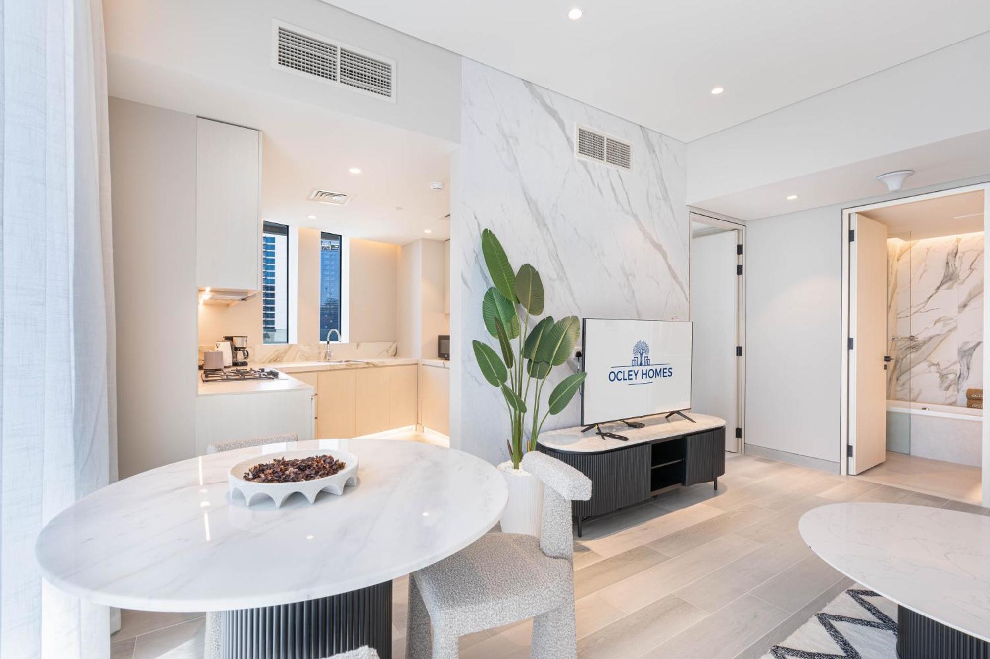 Apartment Elegant Brand New With Roof Pool Dubai