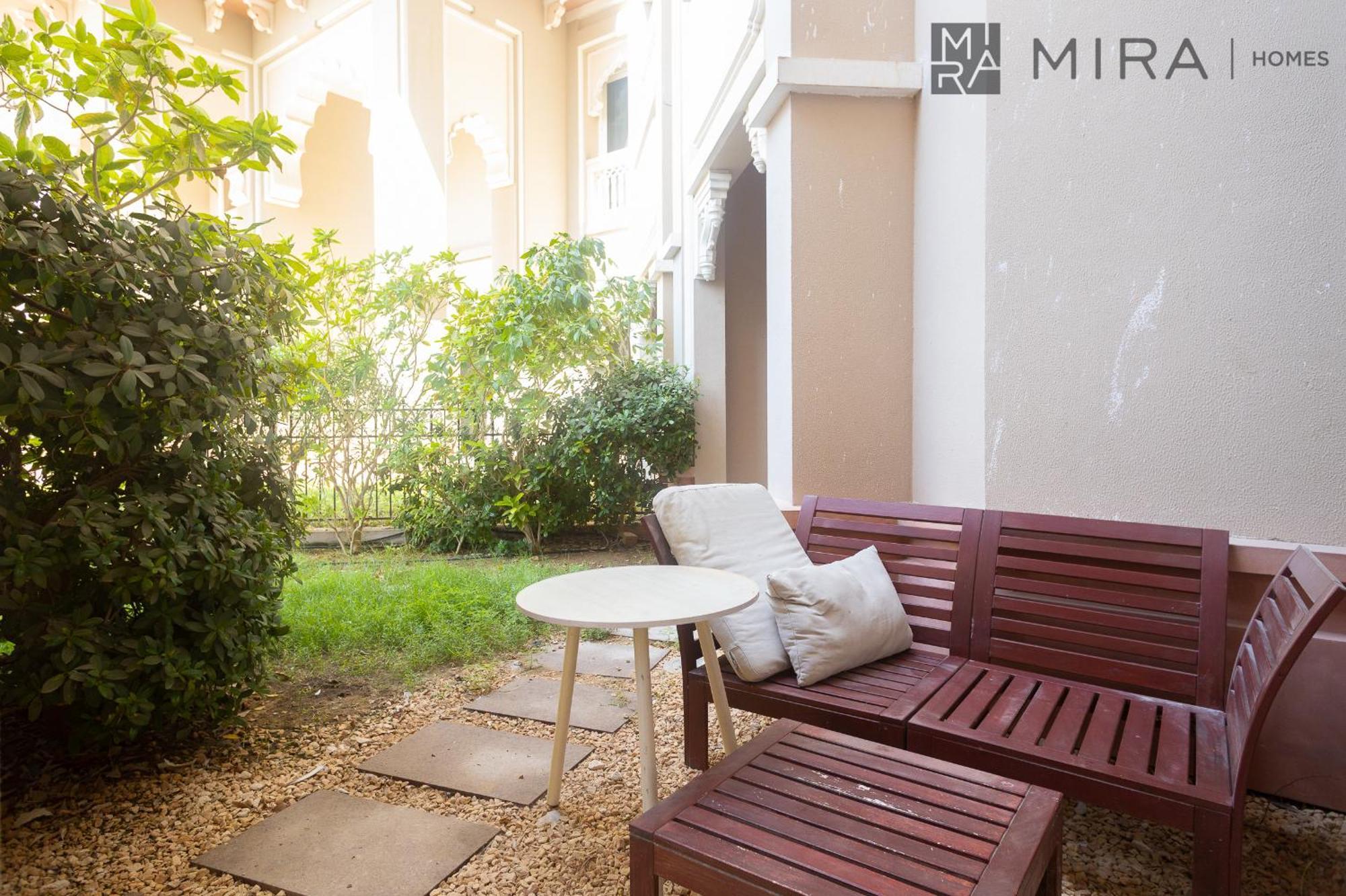 Mira Homes - Spacious 2 Bedroom With Patio In Palm Jumeirah Apartment
