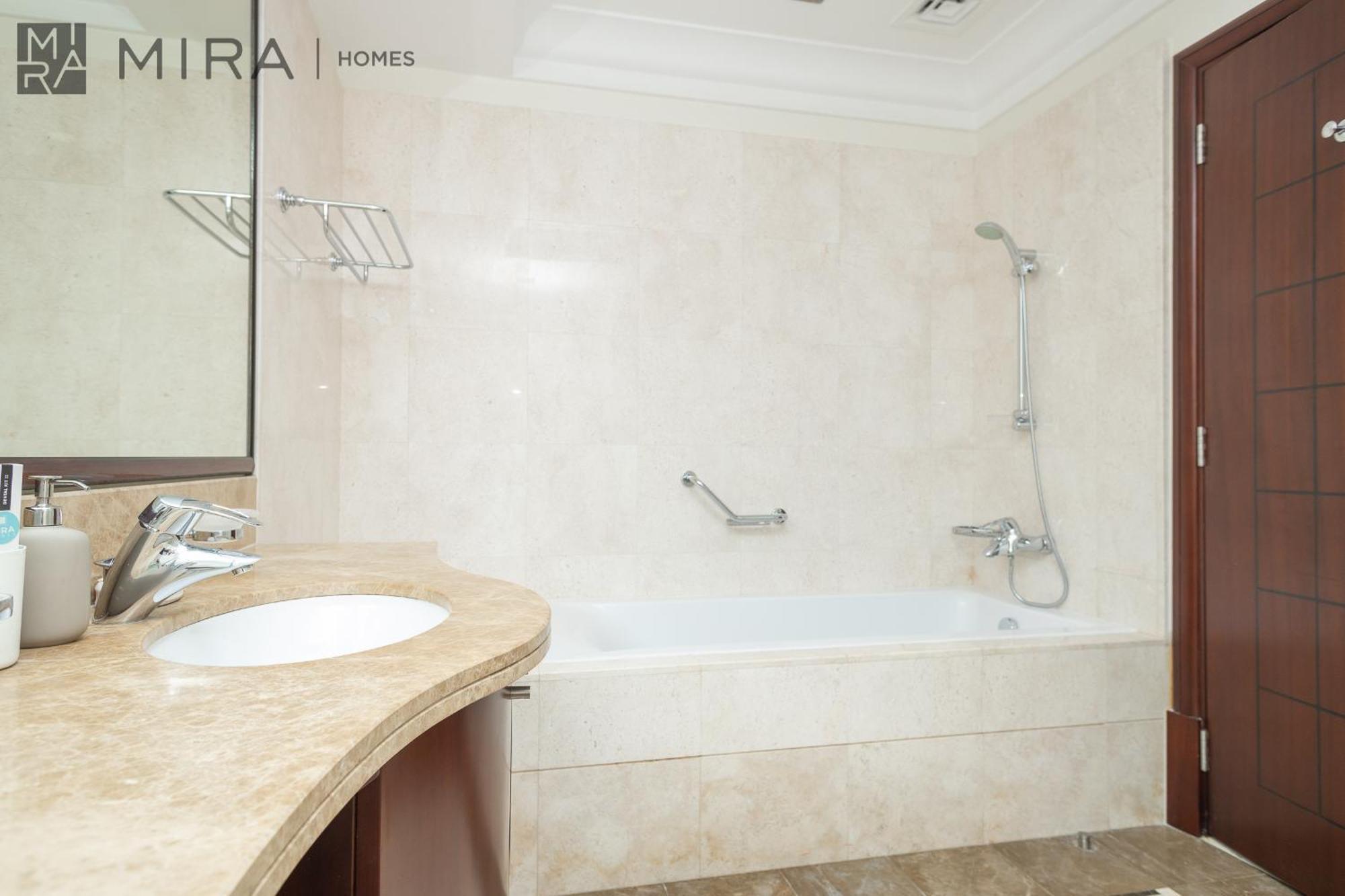 Apartment Mira Homes - Spacious 2 Bedroom With Patio In Palm Jumeirah *