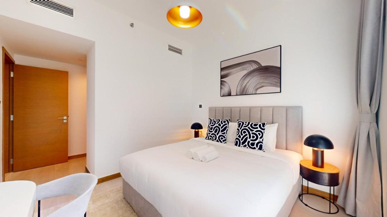 Urban Oasis - Classy Two Bedroom With View * Dubai