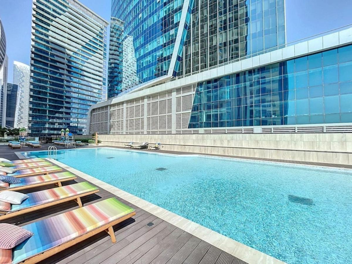 Urban Oasis - Classy Two Bedroom With View Apartment
