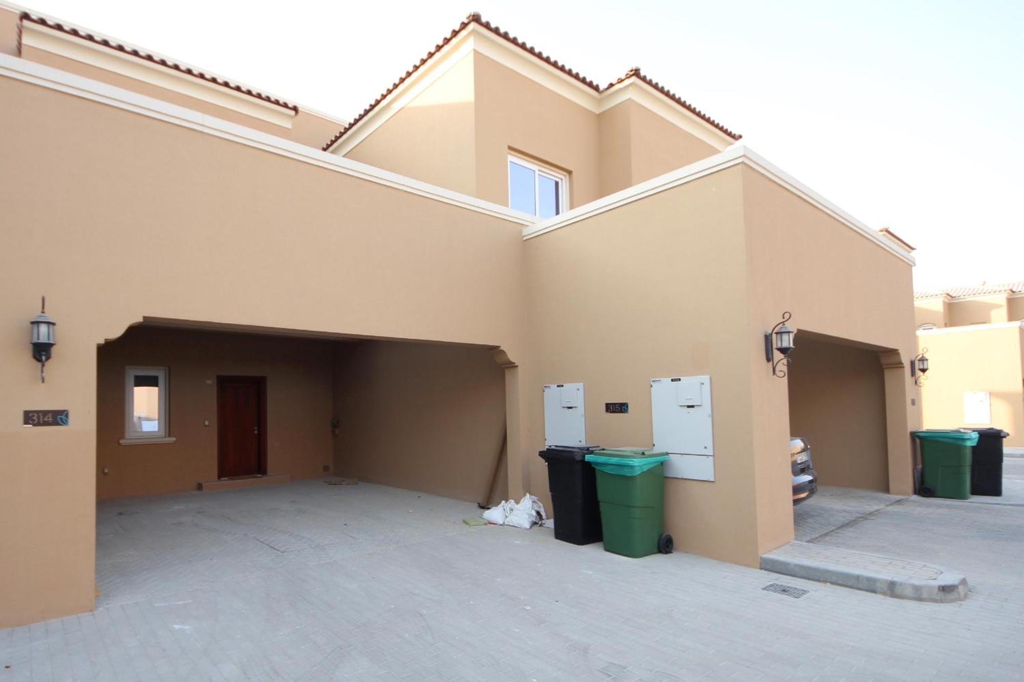 New Arabian Nova 4 Bedroom & Maid Land * Dubai