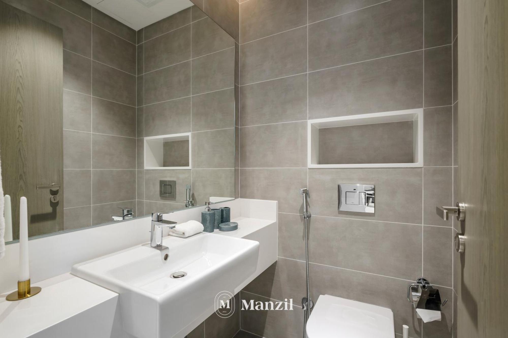 Manzil - 2br In District One With Lagoon & Burj Views *