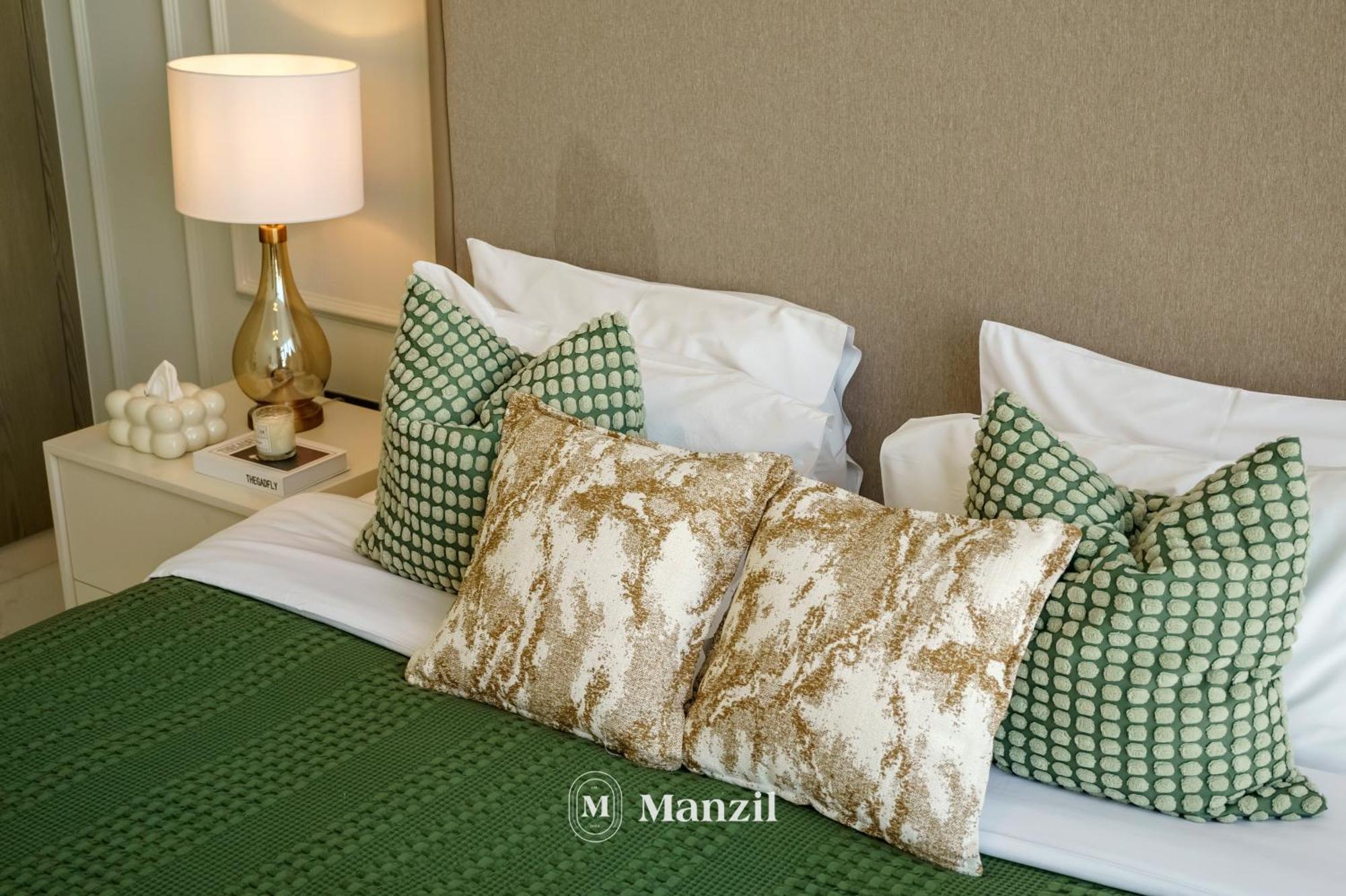 Apartment Manzil - 2br In District One With Lagoon & Burj Views