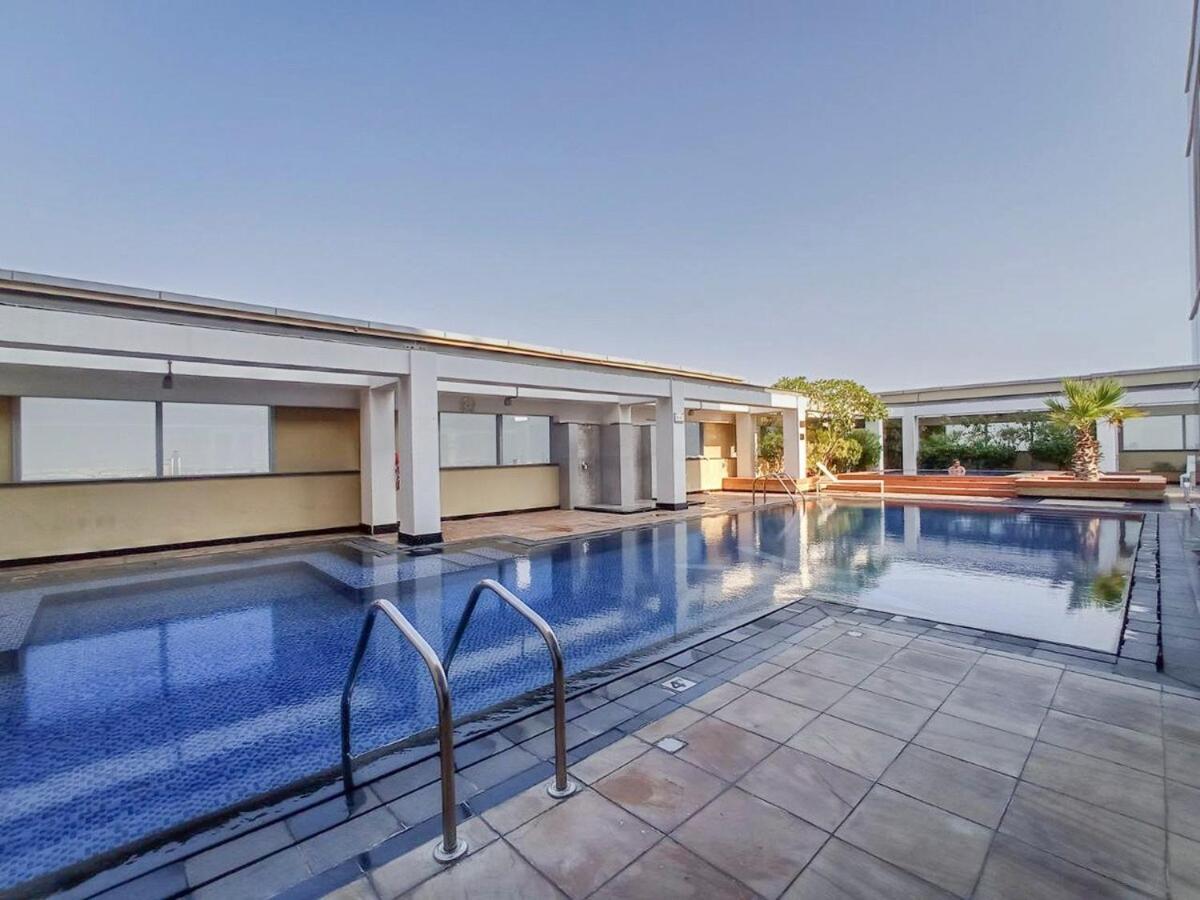 Charming At Sky Gardens In Difc With Stunning Views