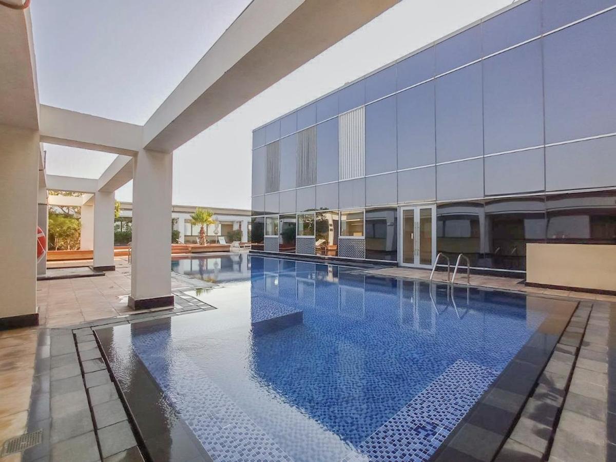 Charming At Sky Gardens In Difc With Stunning Views