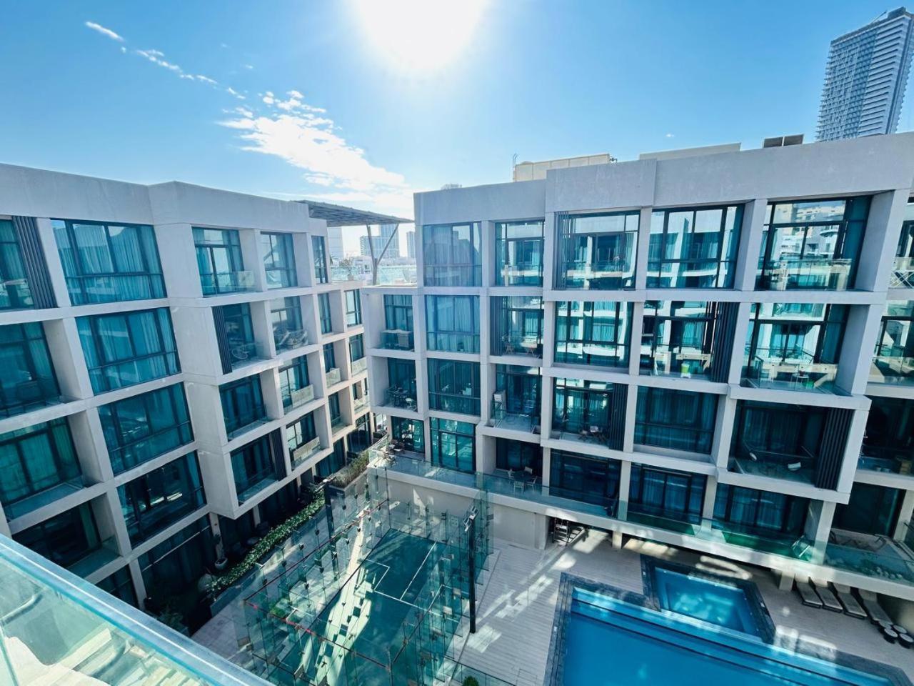 Premium 1bhk In Signature Living, Jvc! Pool View *