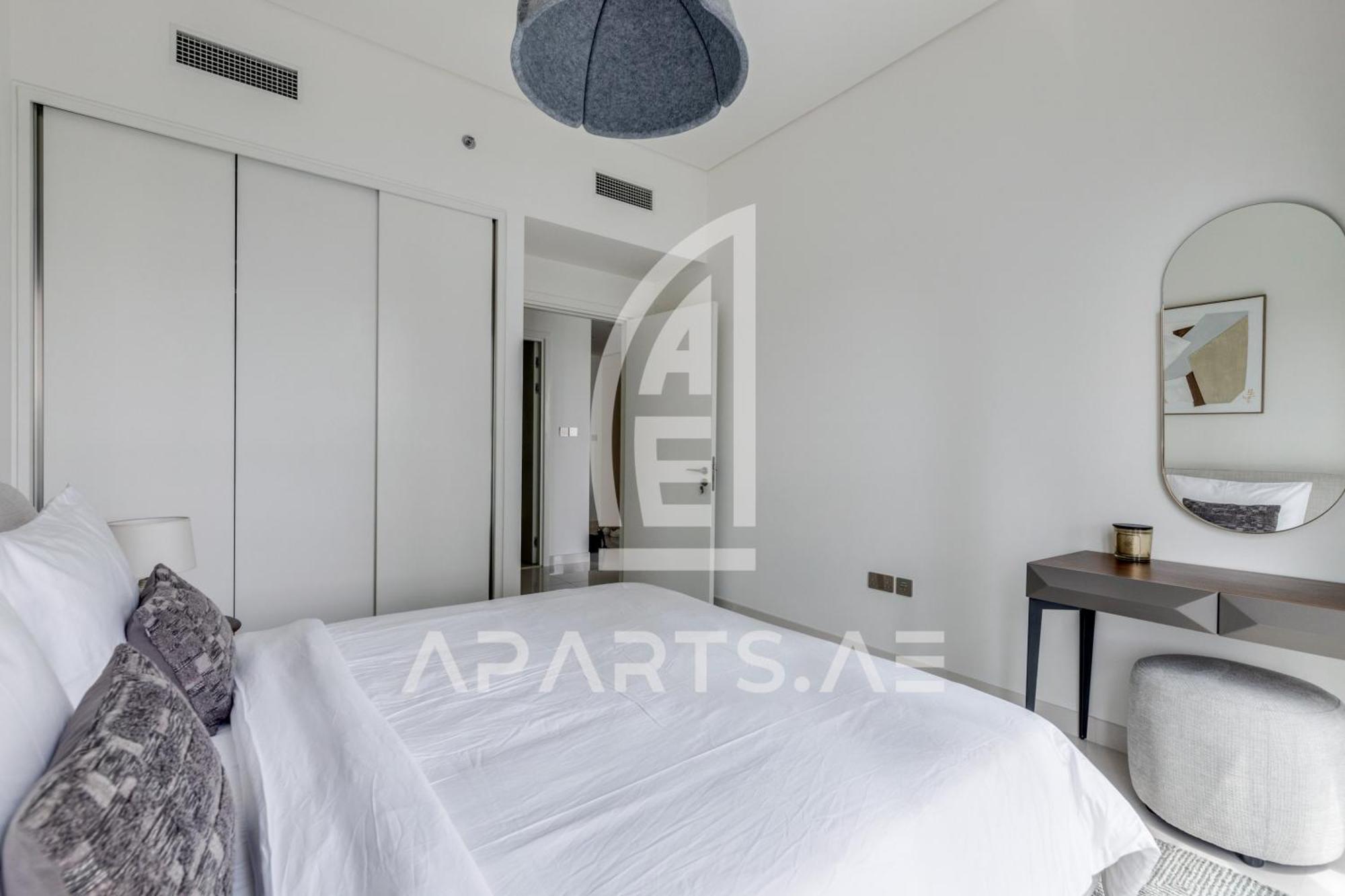 Vista - Private & Palm Jumeirah Views Apartment Dubai