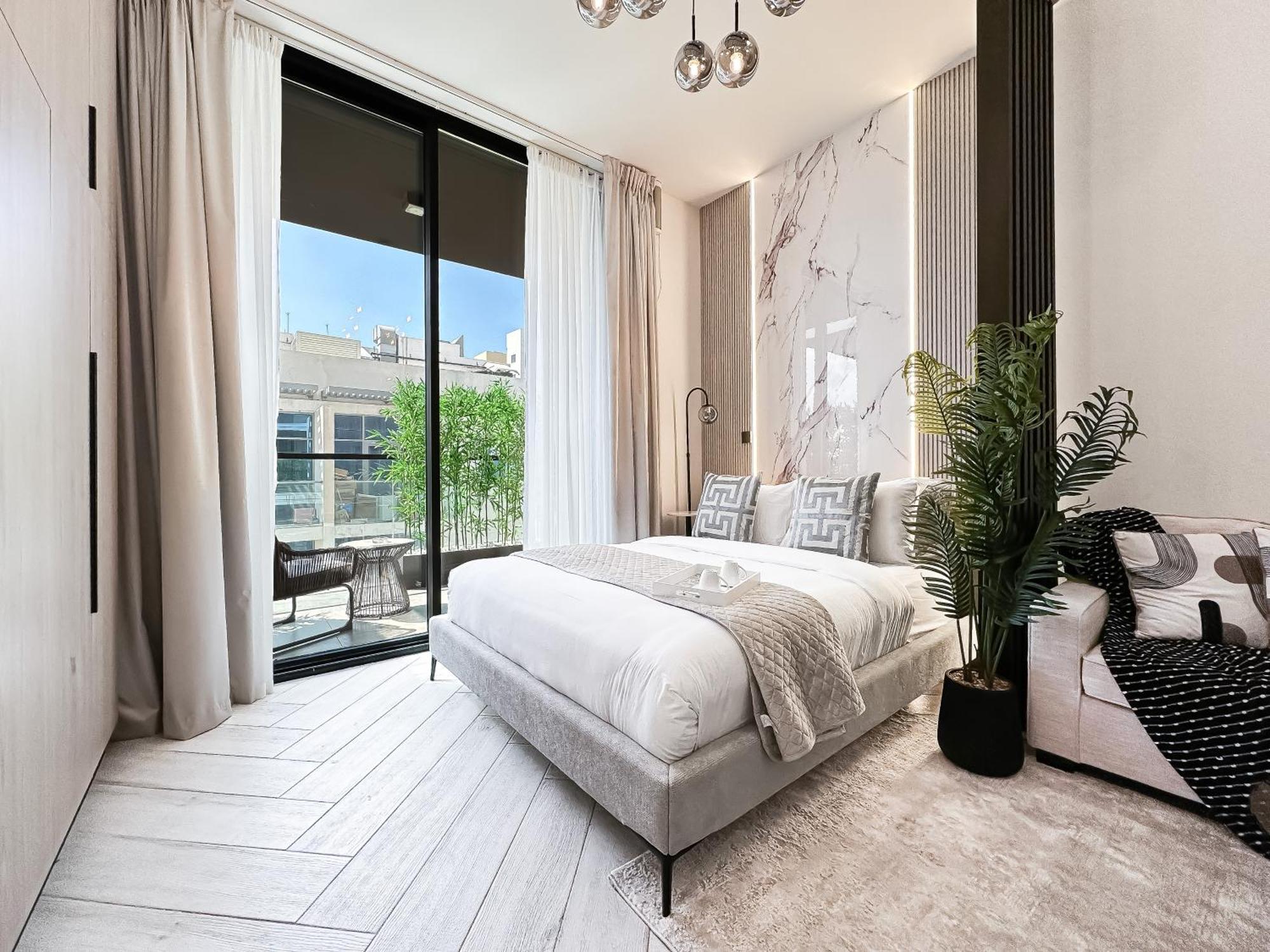Indulge In A Regal Retreat At Jvc * Dubai