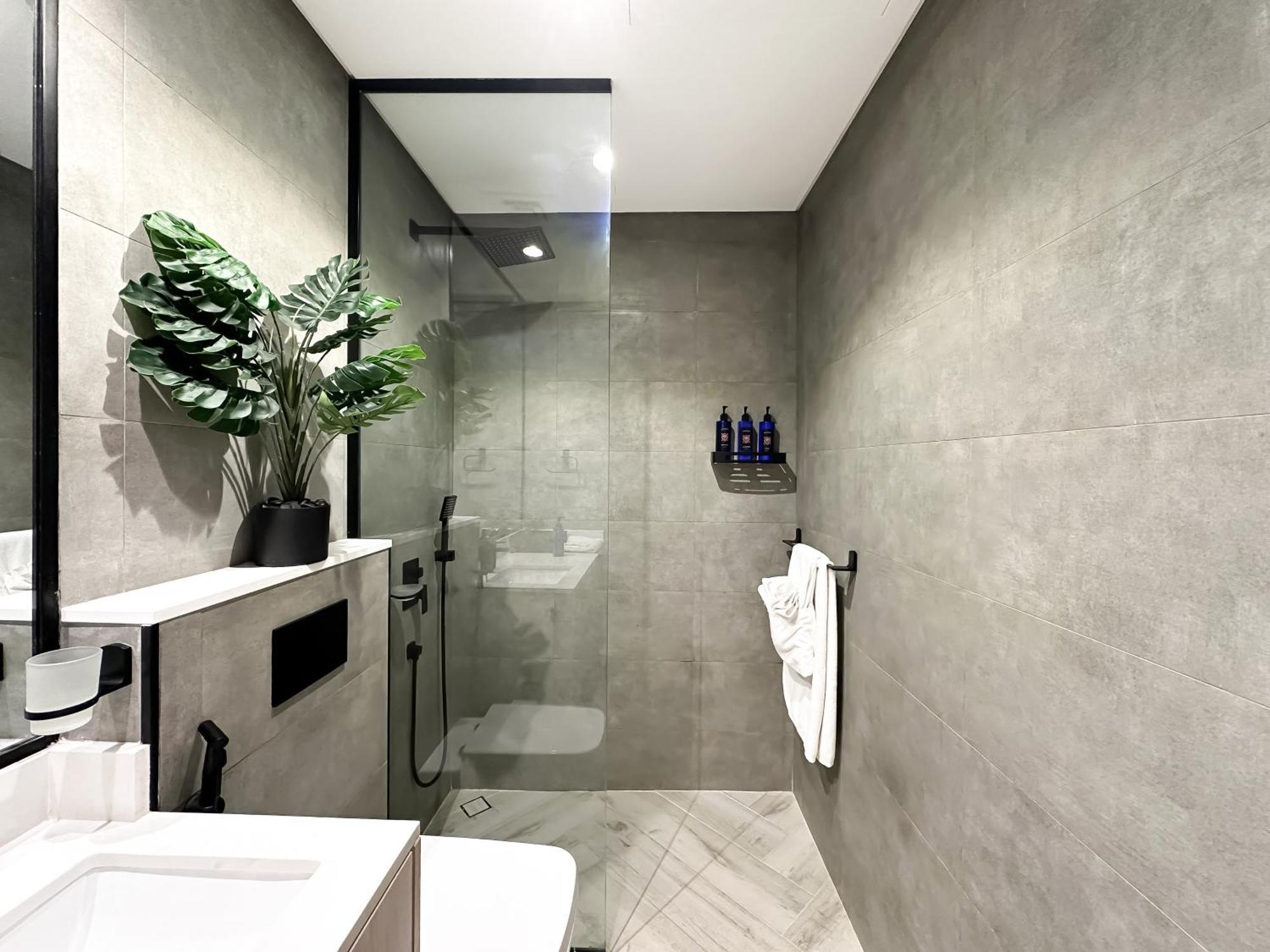 Apartment Indulge In A Regal Retreat At Jvc *