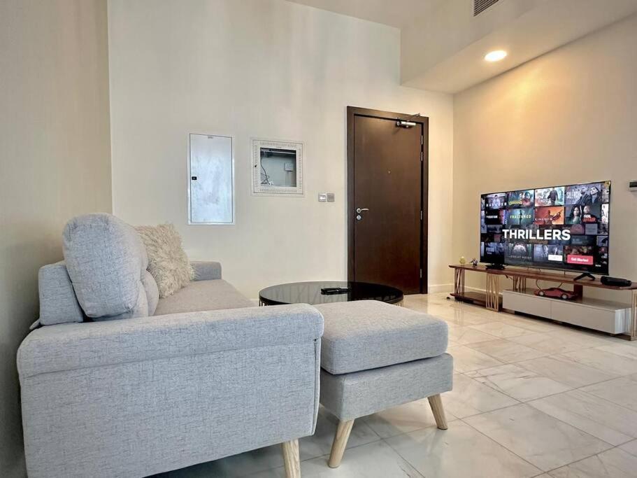 Charming 2br In The Heart Of Business Bay By Bhavan Apartment