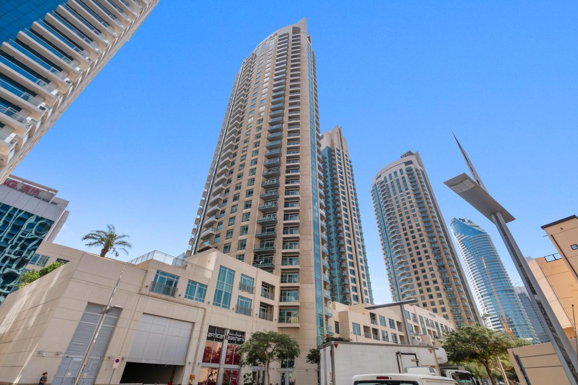 2br In Heart Of Downtown With Pool & Gym Dubai