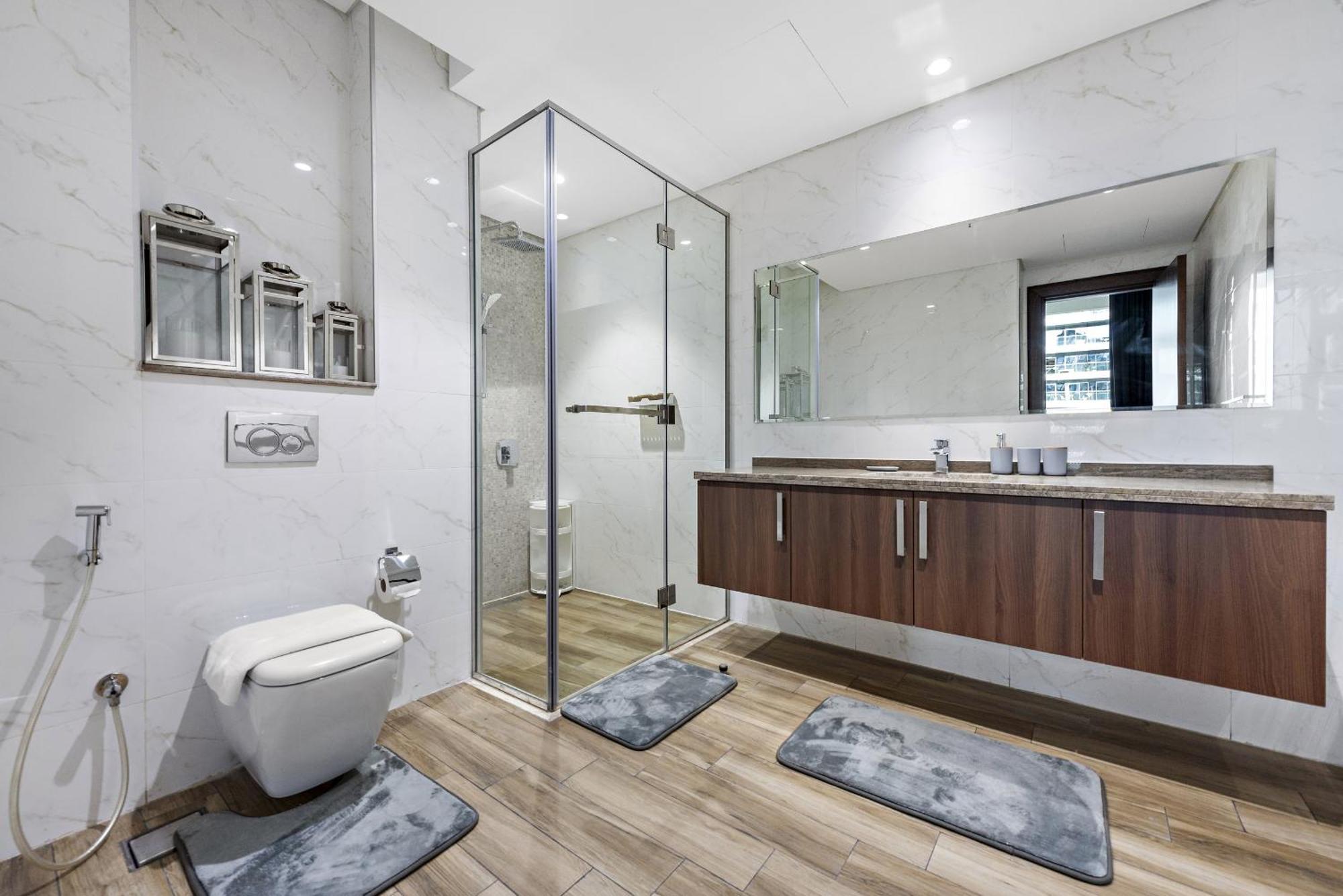 Vayk - Contemporary Building, Spacious 2-bedroom Dubai