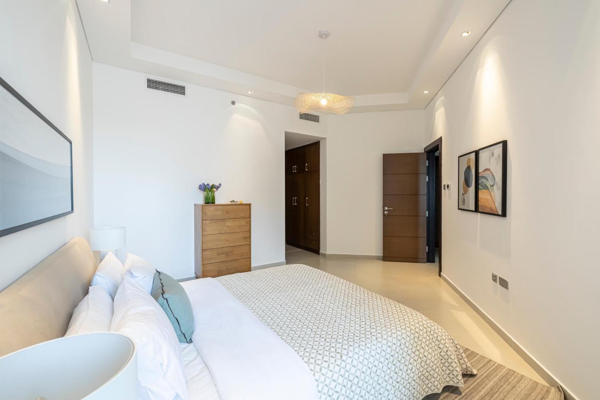 2br Api 1000 Community View Jumeirah Dubai