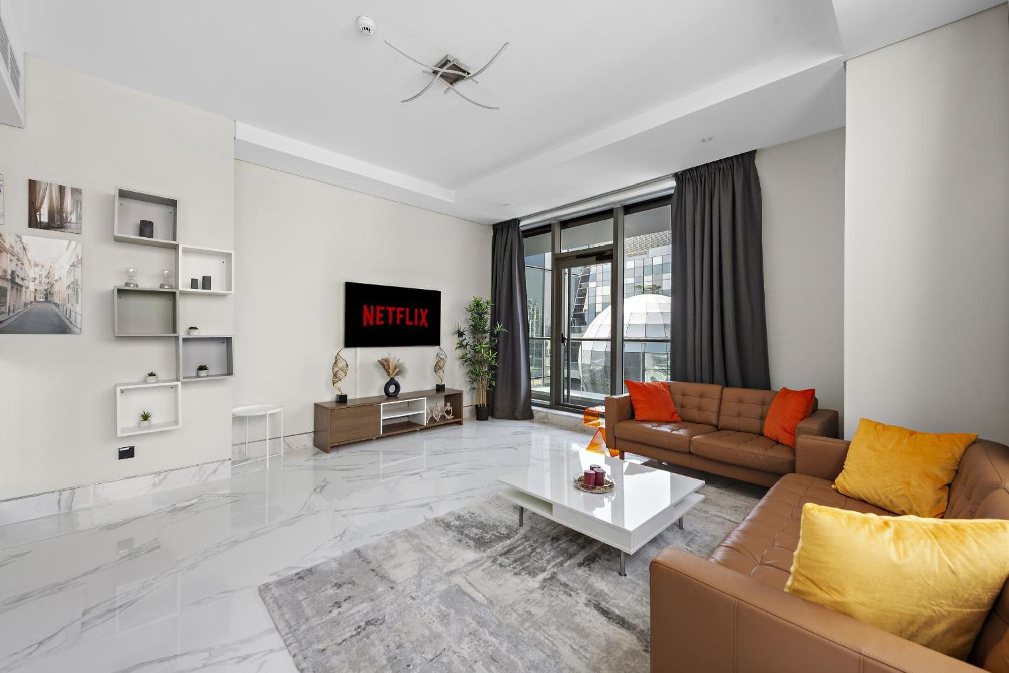 Vayk - Contemporary Building, Spacious 2-bedroom Apartment