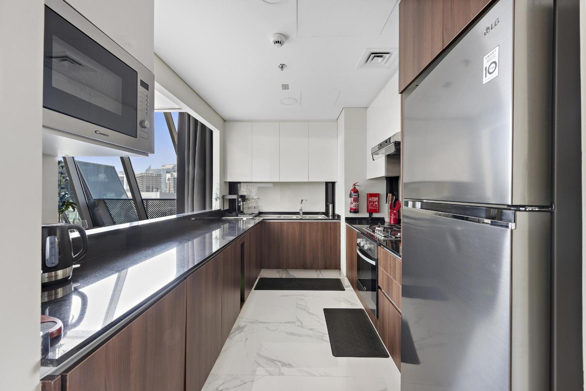 Vayk - Contemporary Building, Spacious 2-bedroom Apartment Dubai